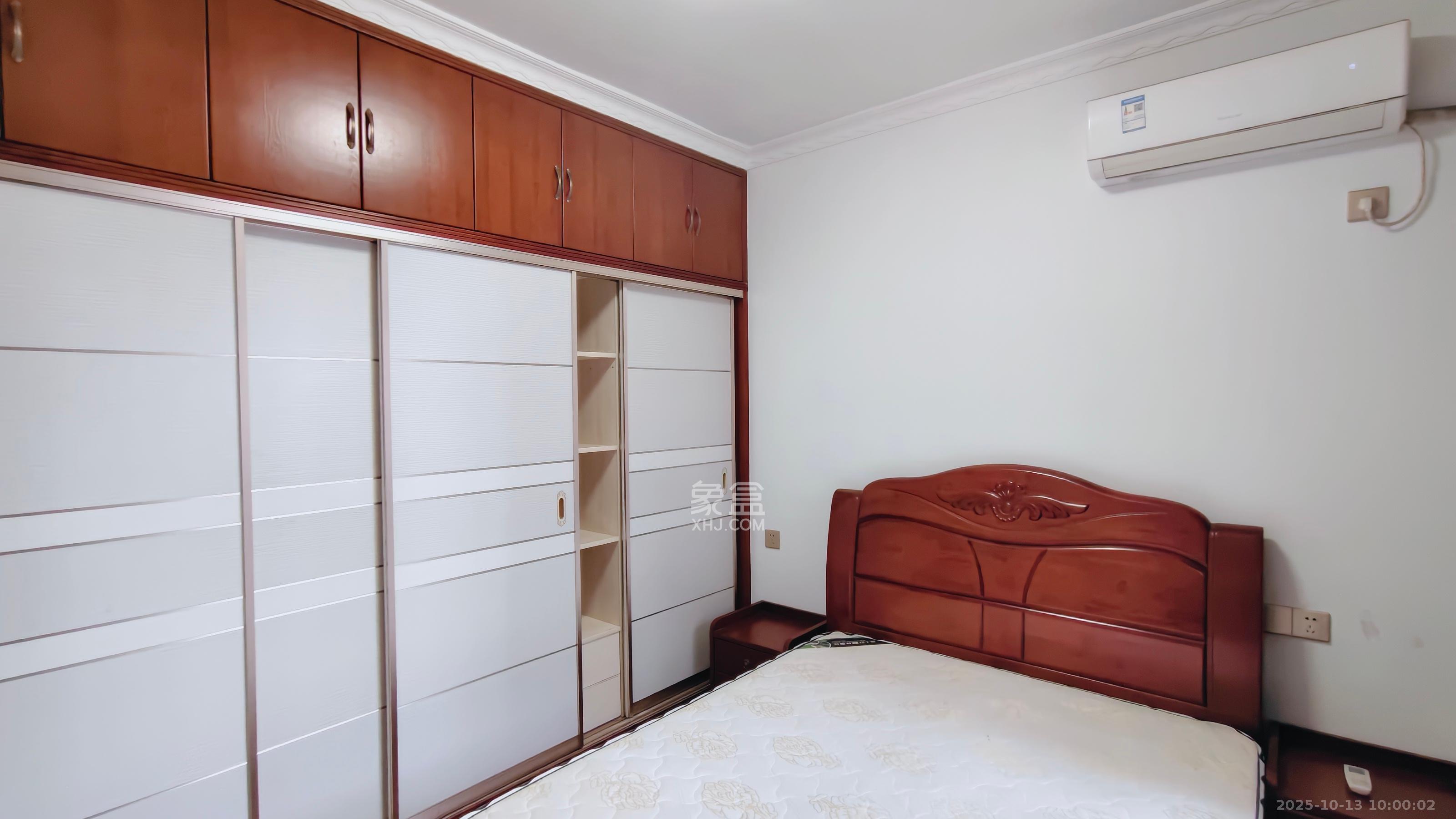 辉宏橄榄城  3室2厅1卫    2000.0元/月室内图