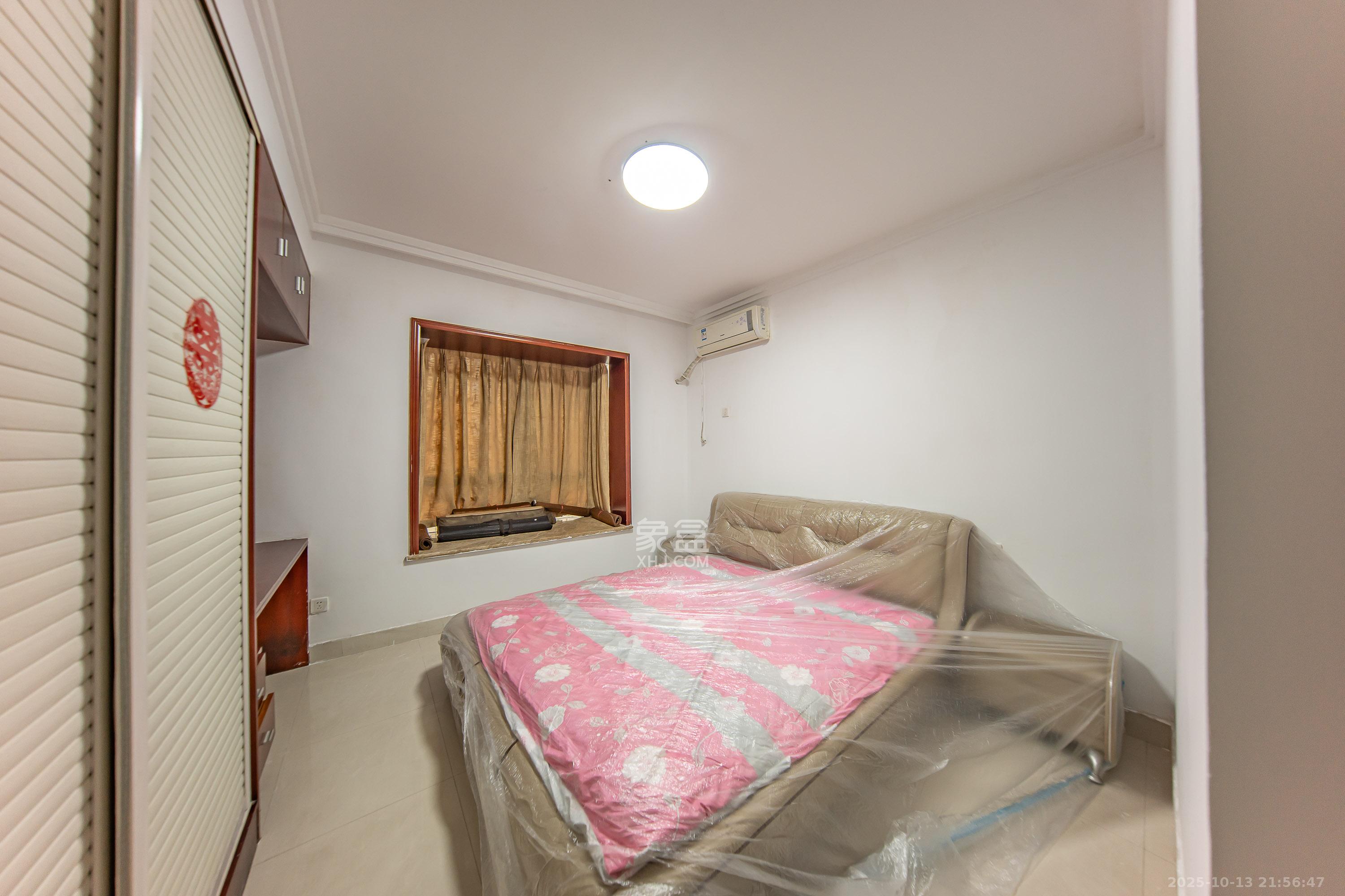 靳江明珠 3室2厅2卫 60.0万 靳江明珠 3室2厅2卫 60.0万卧室