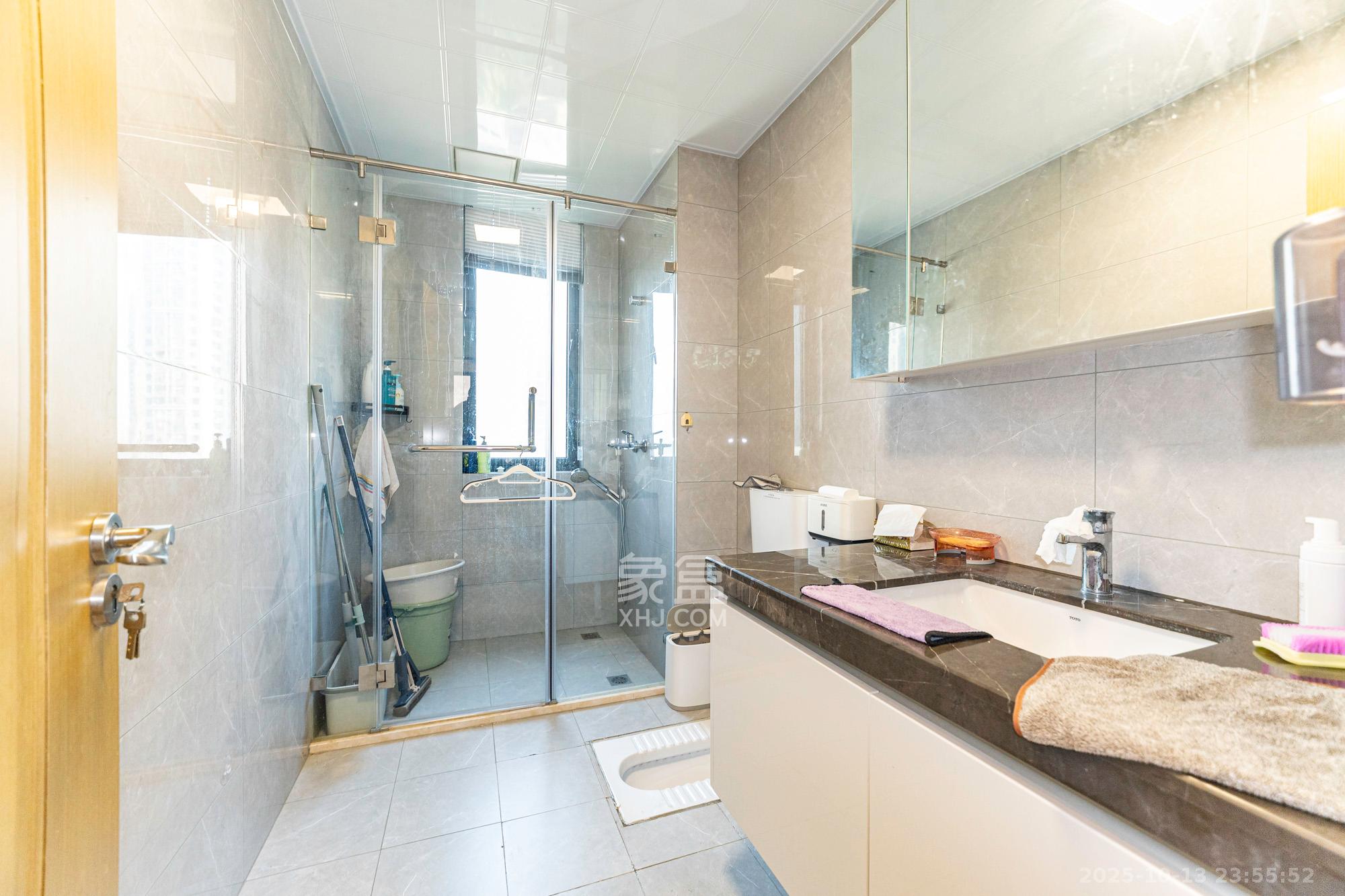 运达锦绣广场  4室2厅2卫    158.8万卫生间