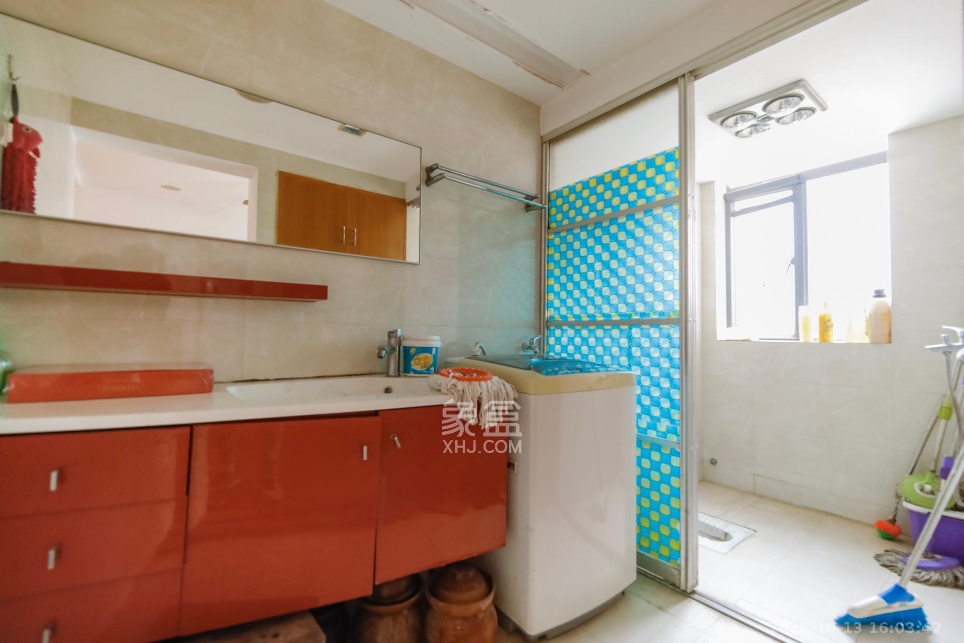 上海城小区  3室1厅2卫    98.0万卫生间