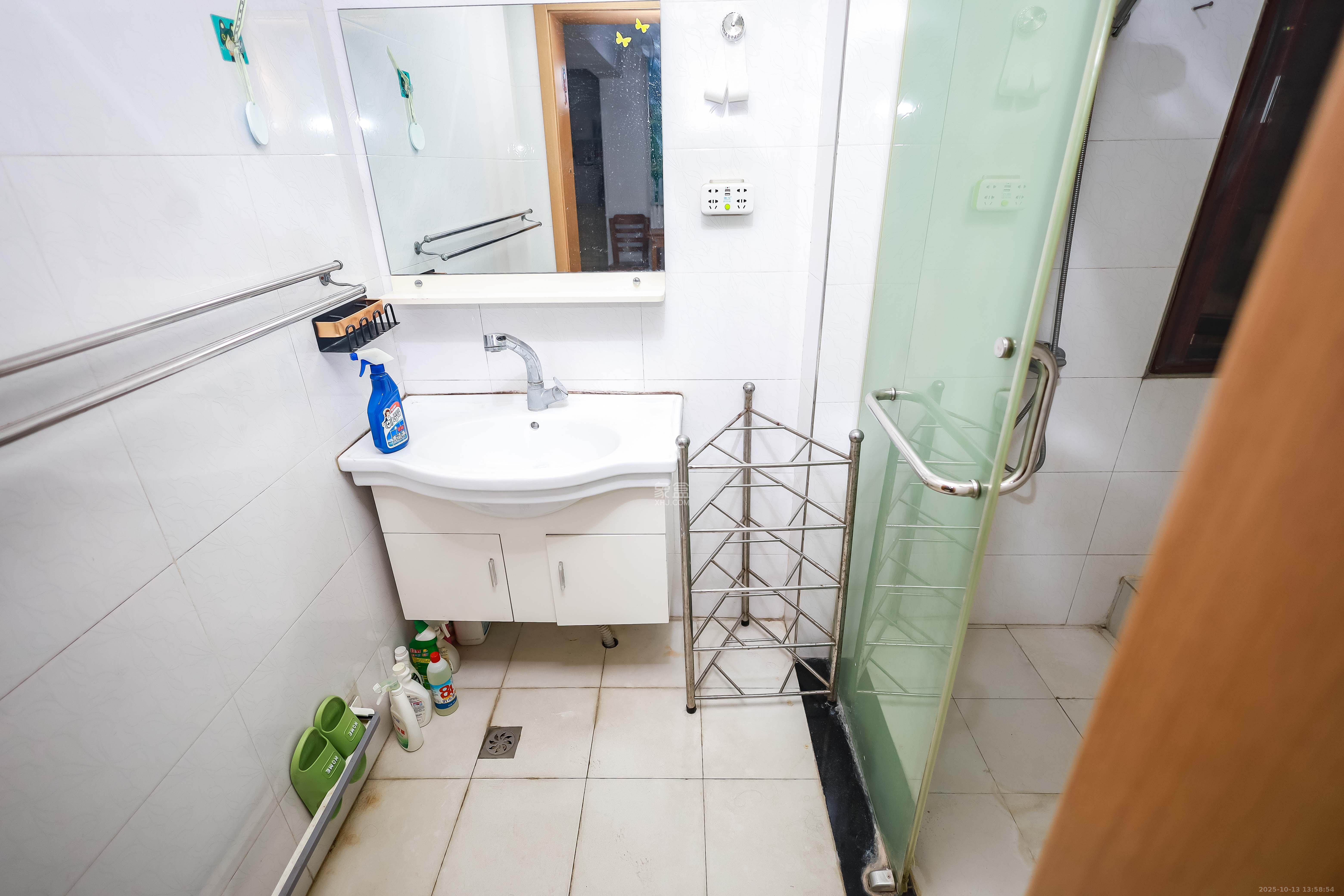 天麓尚层  3室2厅2卫    148.0万 天麓尚层  3室2厅2卫    148.0万卫生间