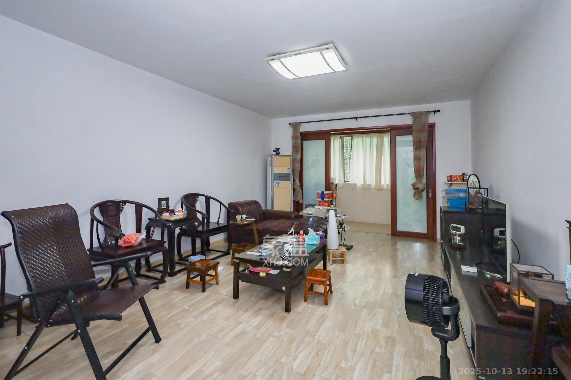 岳麓区检察院宿舍 3室2厅2卫 110.0万 岳麓区检察院宿舍 3室2厅2卫 110.0万客厅