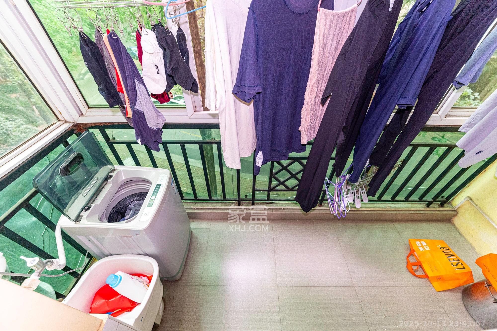 圣爵菲斯  4室2厅2卫    98.0万阳台