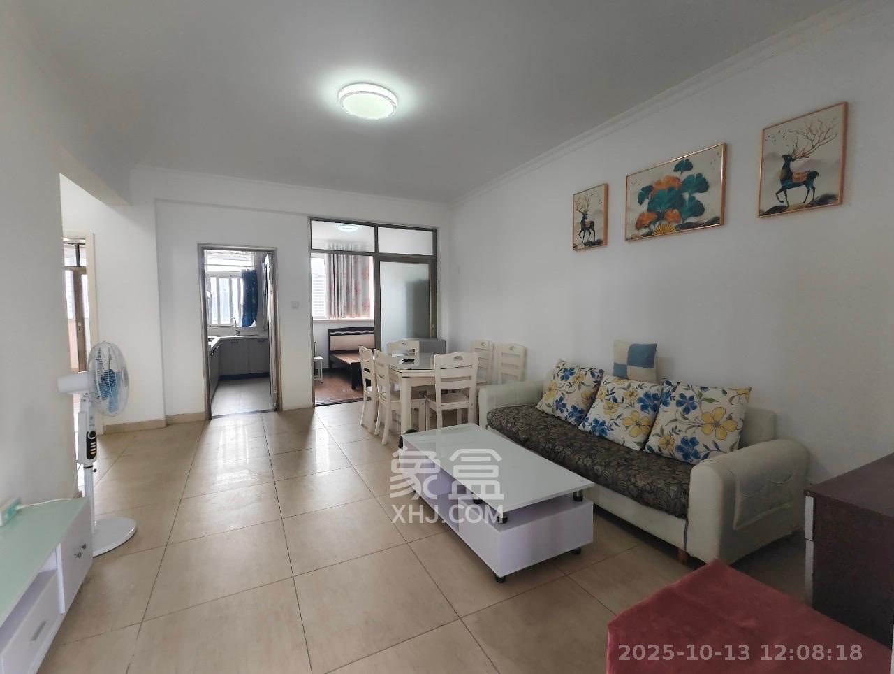 月亮湾草莓街区一、二期  3室2厅1卫    1800.0元/月 月亮湾草莓街区一、二期  3室2厅1卫    1800.0元/月室内图