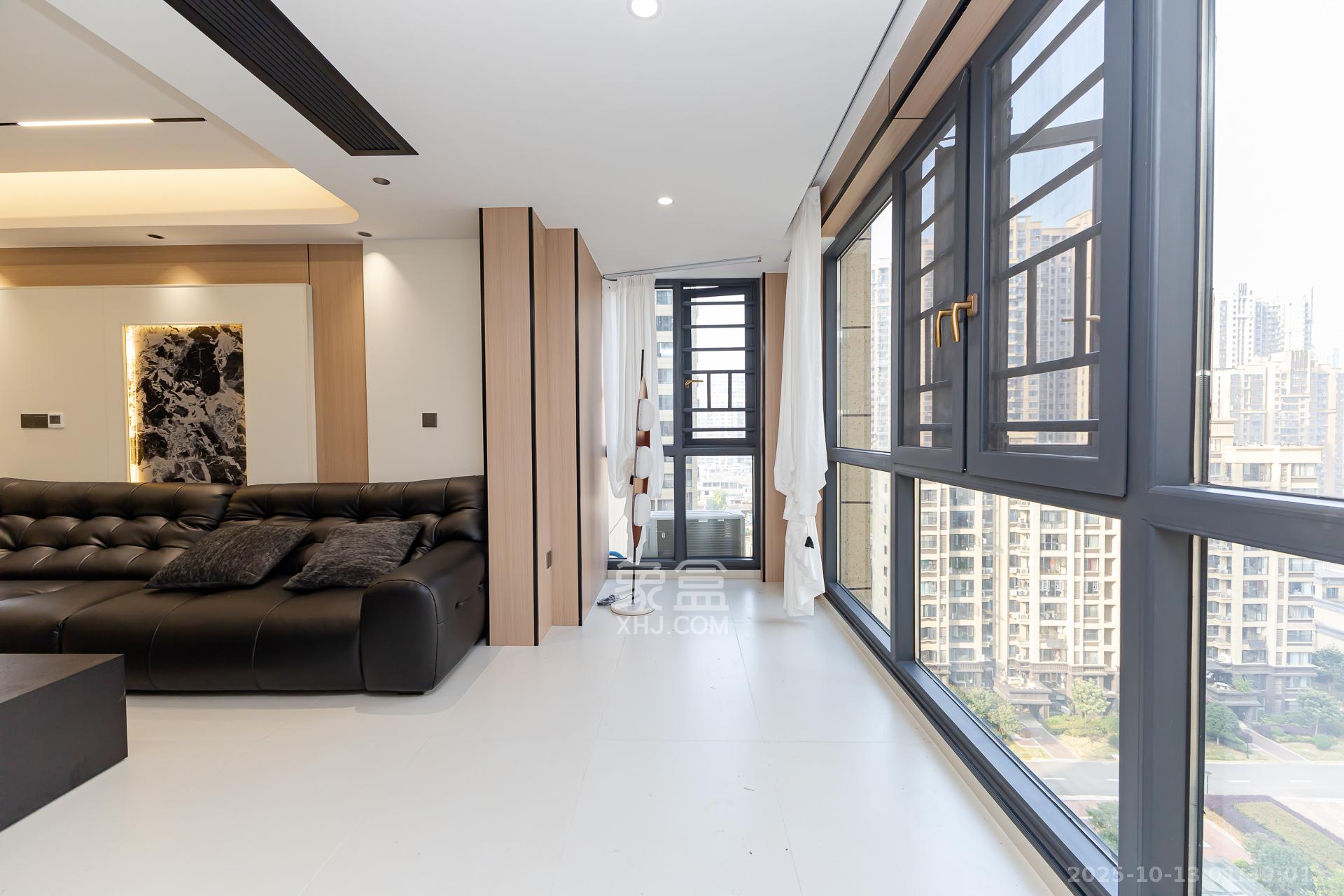 明发阅江悦府  4室2厅2卫    129.8万阳台