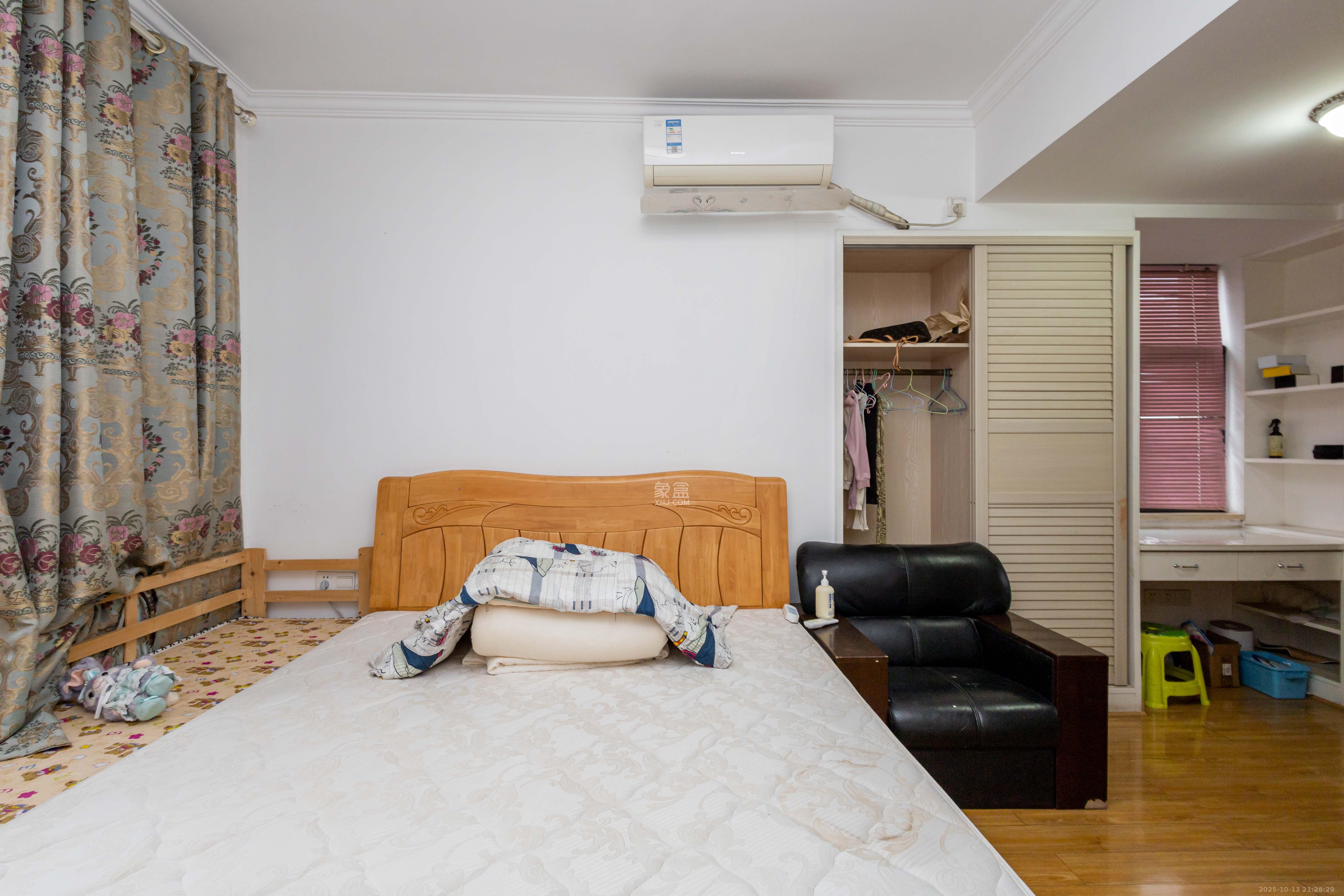 中房瑞致国际  3室2厅2卫    132.0万卧室