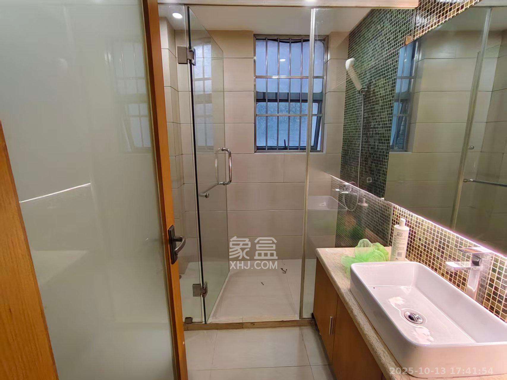 银港水晶城  3室2厅2卫    2800.0元/月室内图
