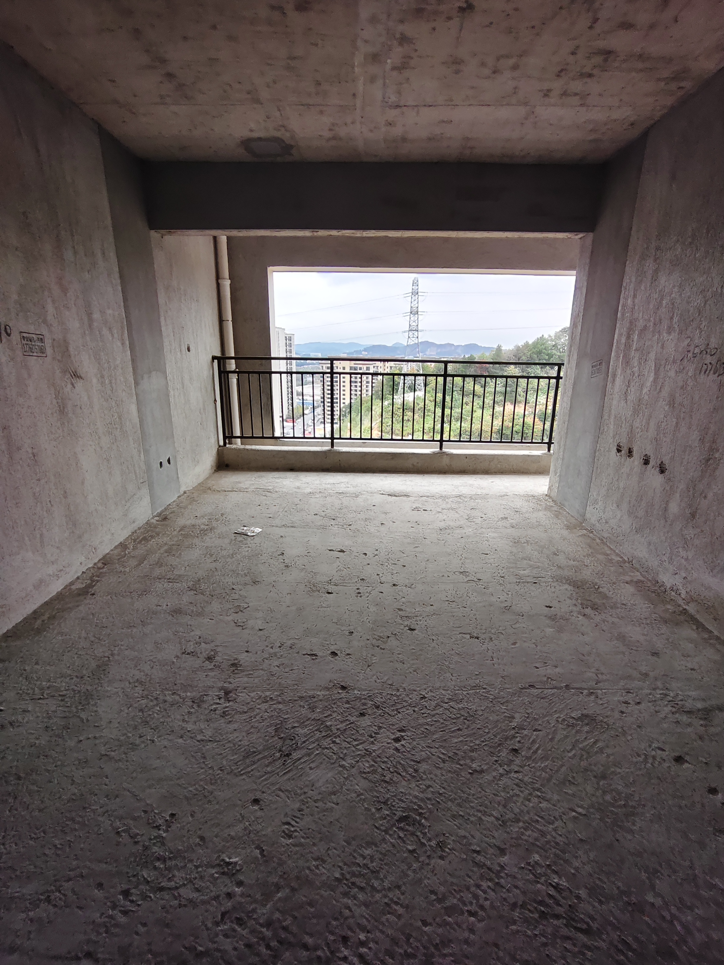 百弘学府城三期 5室2厅2卫 71.8万 百弘学府城三期 5室2厅2卫 71.8万客厅