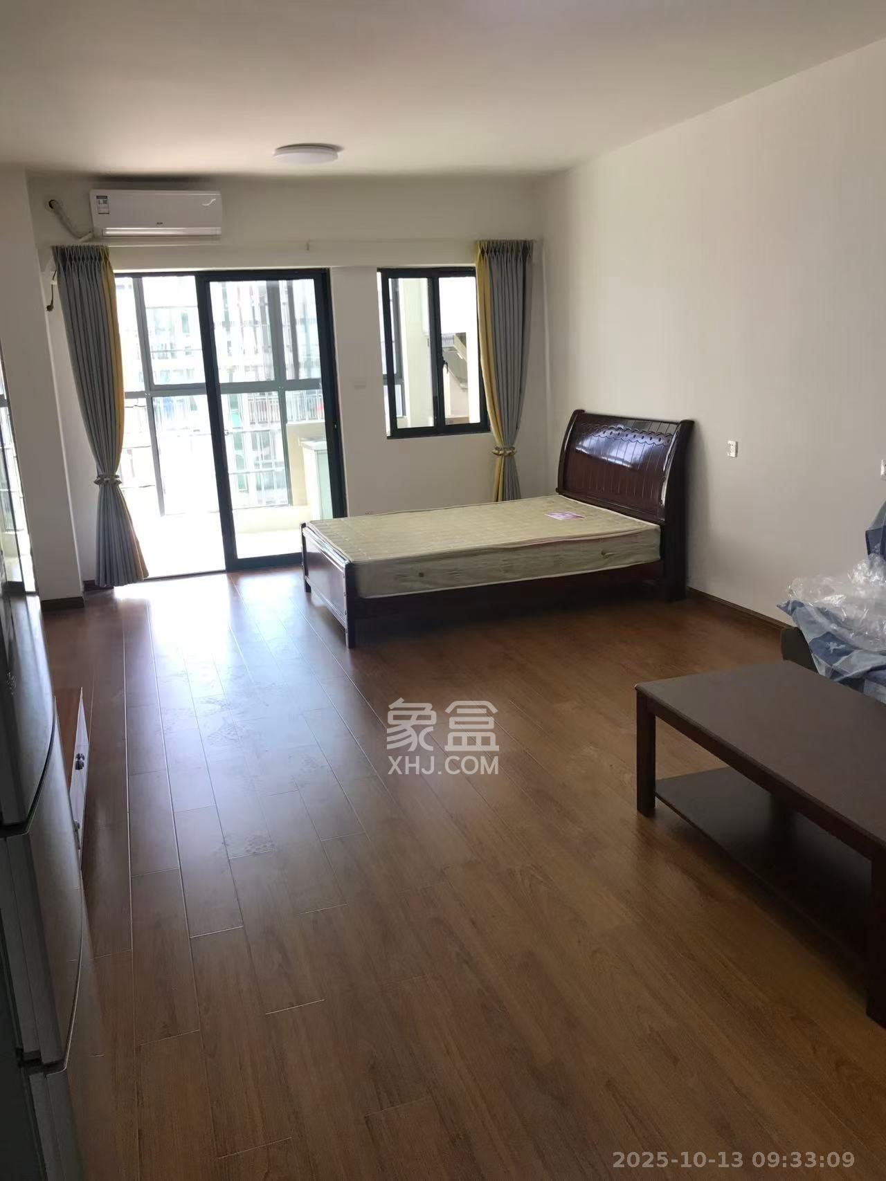 望兴景园二期（望兴西西里）  1室1厅1卫    1800.0元/月