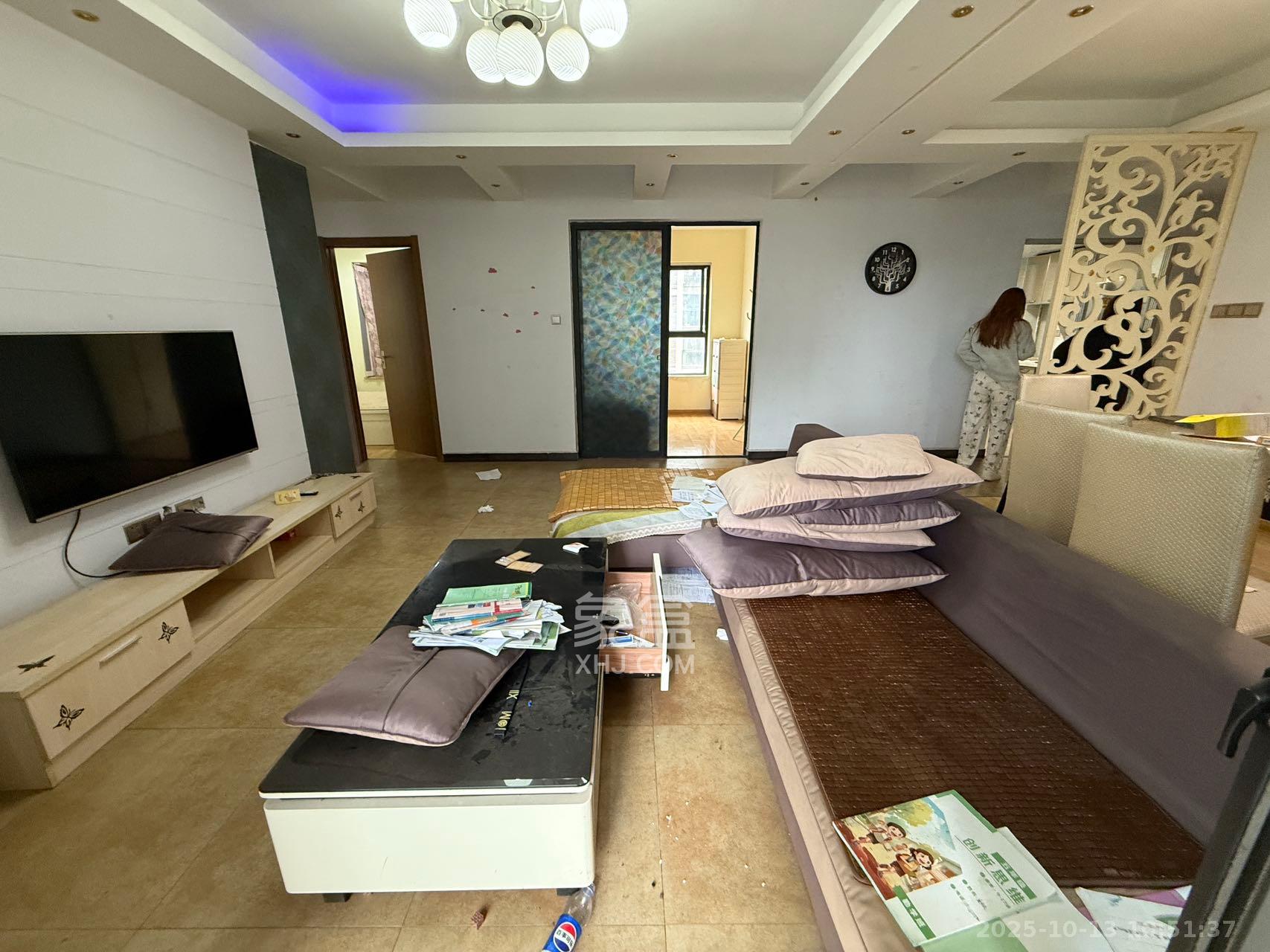 保利花园  3室2厅2卫    2500.0元/月 保利花园  3室2厅2卫    2500.0元/月室内图