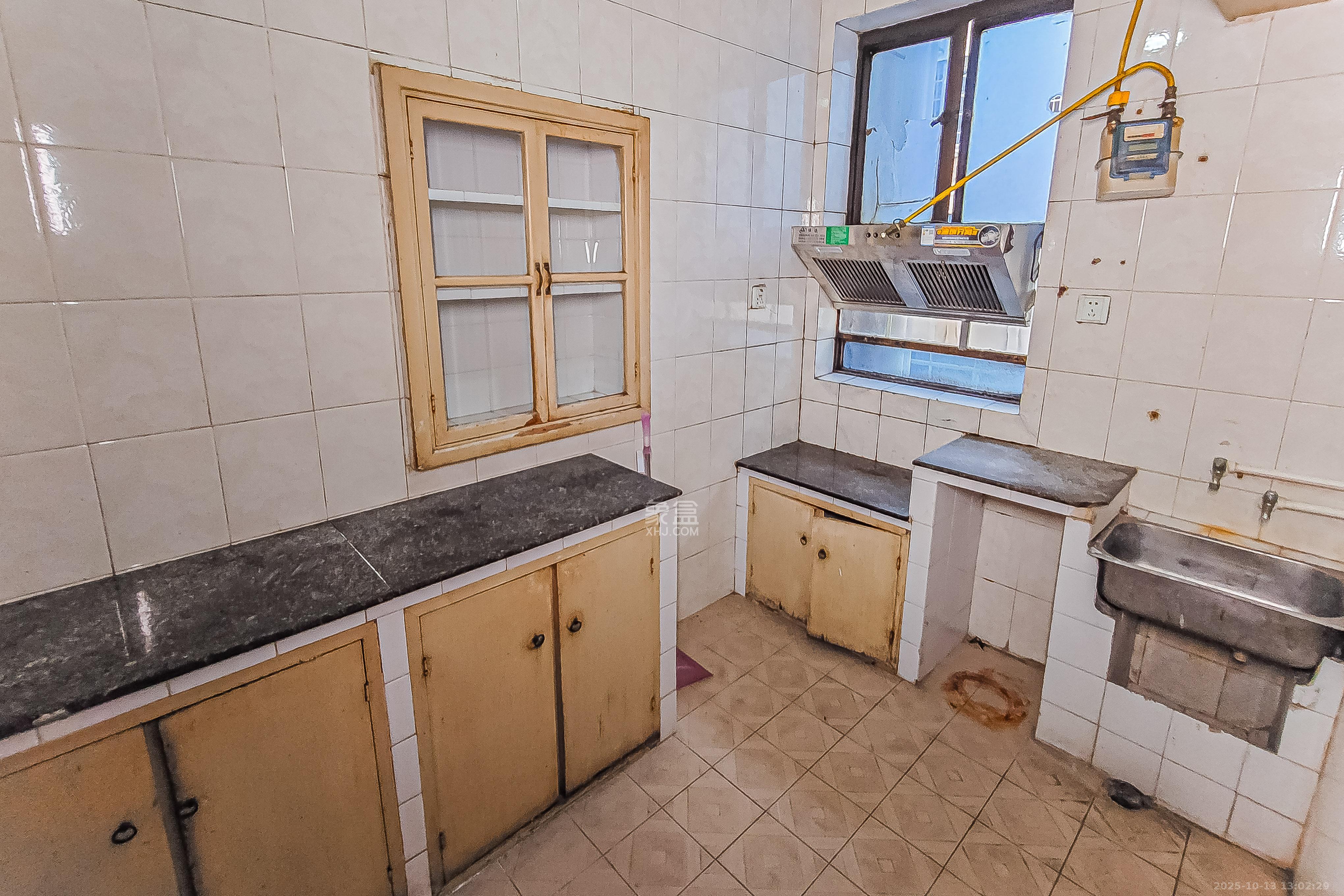 省地税局 3室2厅1卫 90.0万 省地税局 3室2厅1卫 90.0万厨房