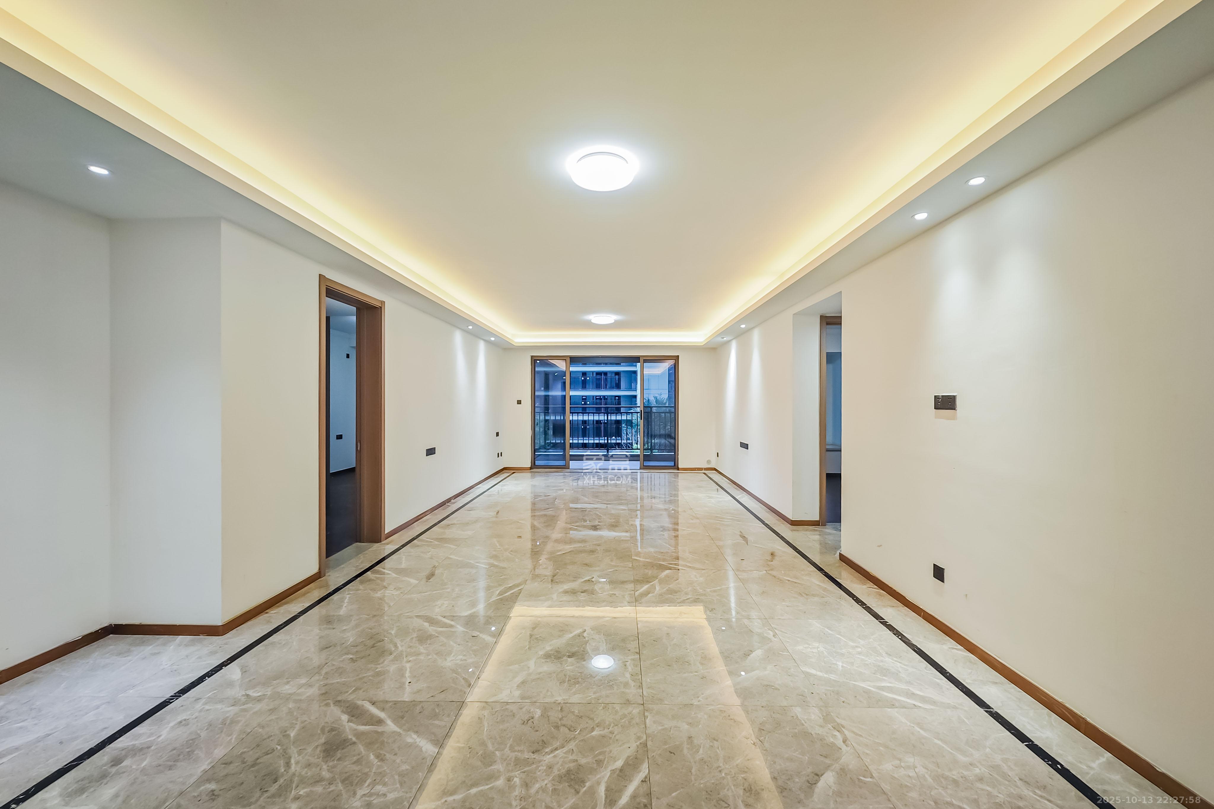 旭辉雨花郡  4室2厅2卫    218.8万 旭辉雨花郡  4室2厅2卫    218.8万客厅