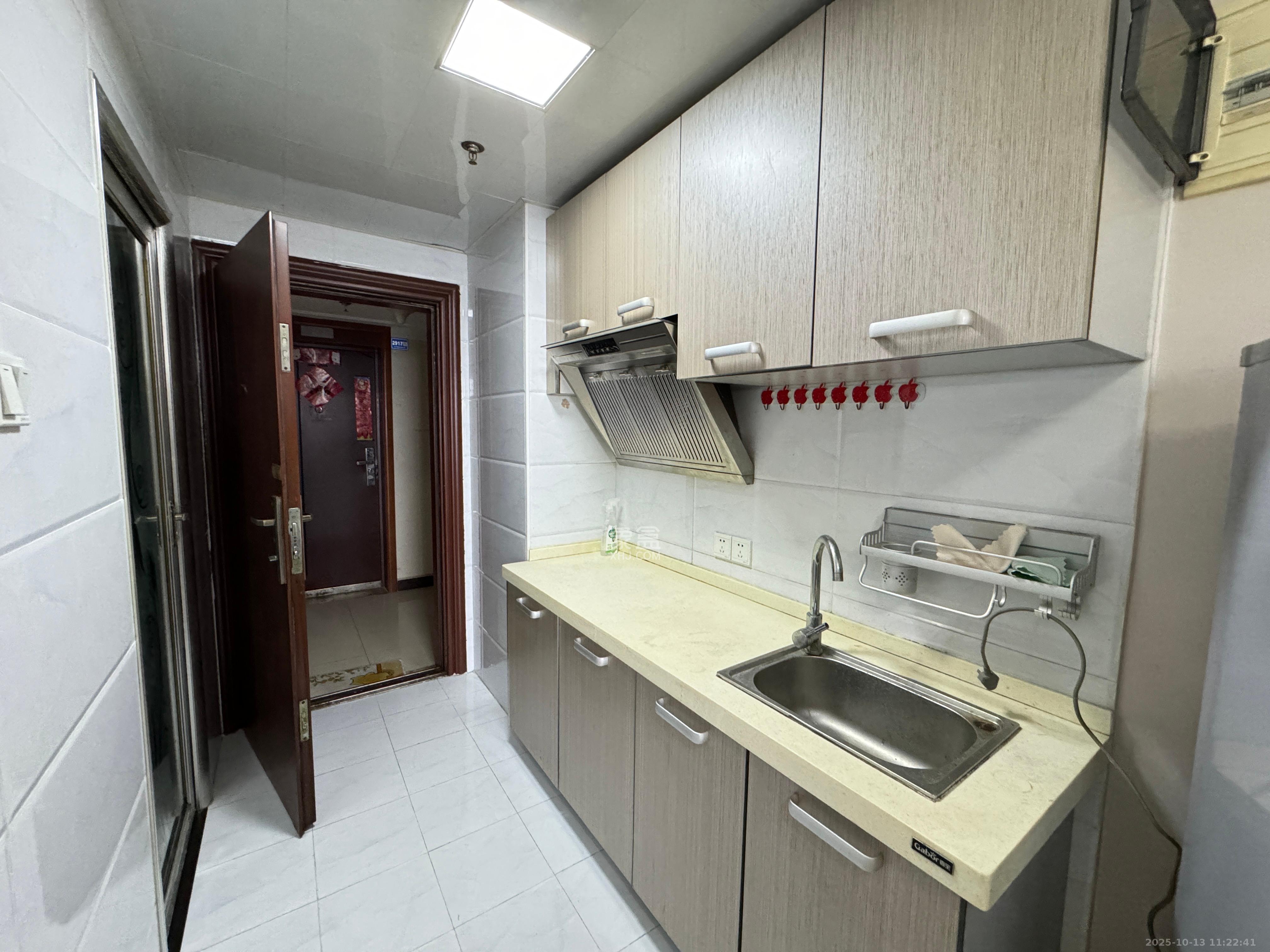 保利麓谷林语I区  1室1厅1卫    1350.0元/月室内图