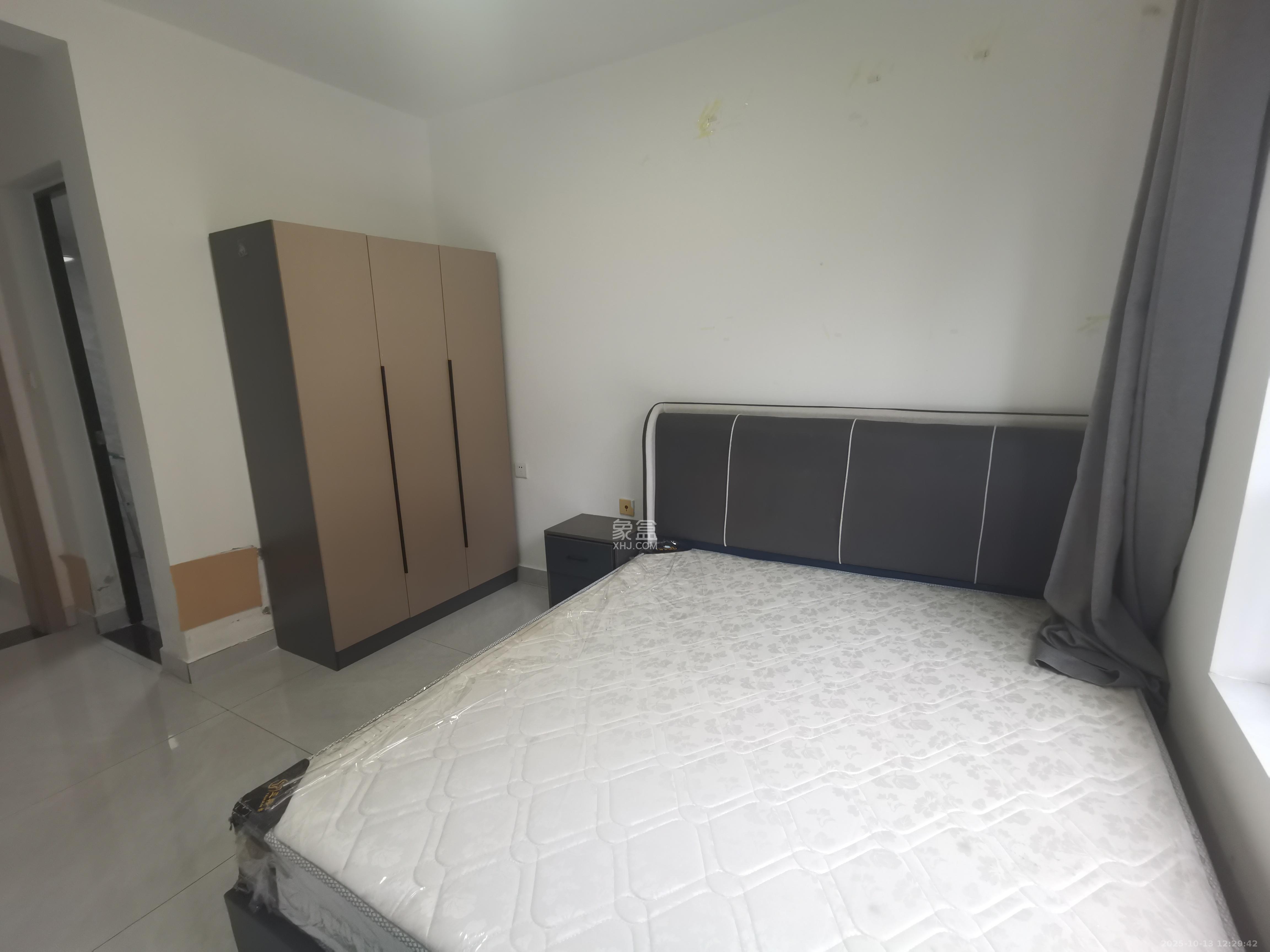 三一街区  3室2厅2卫    2200.0元/月室内图