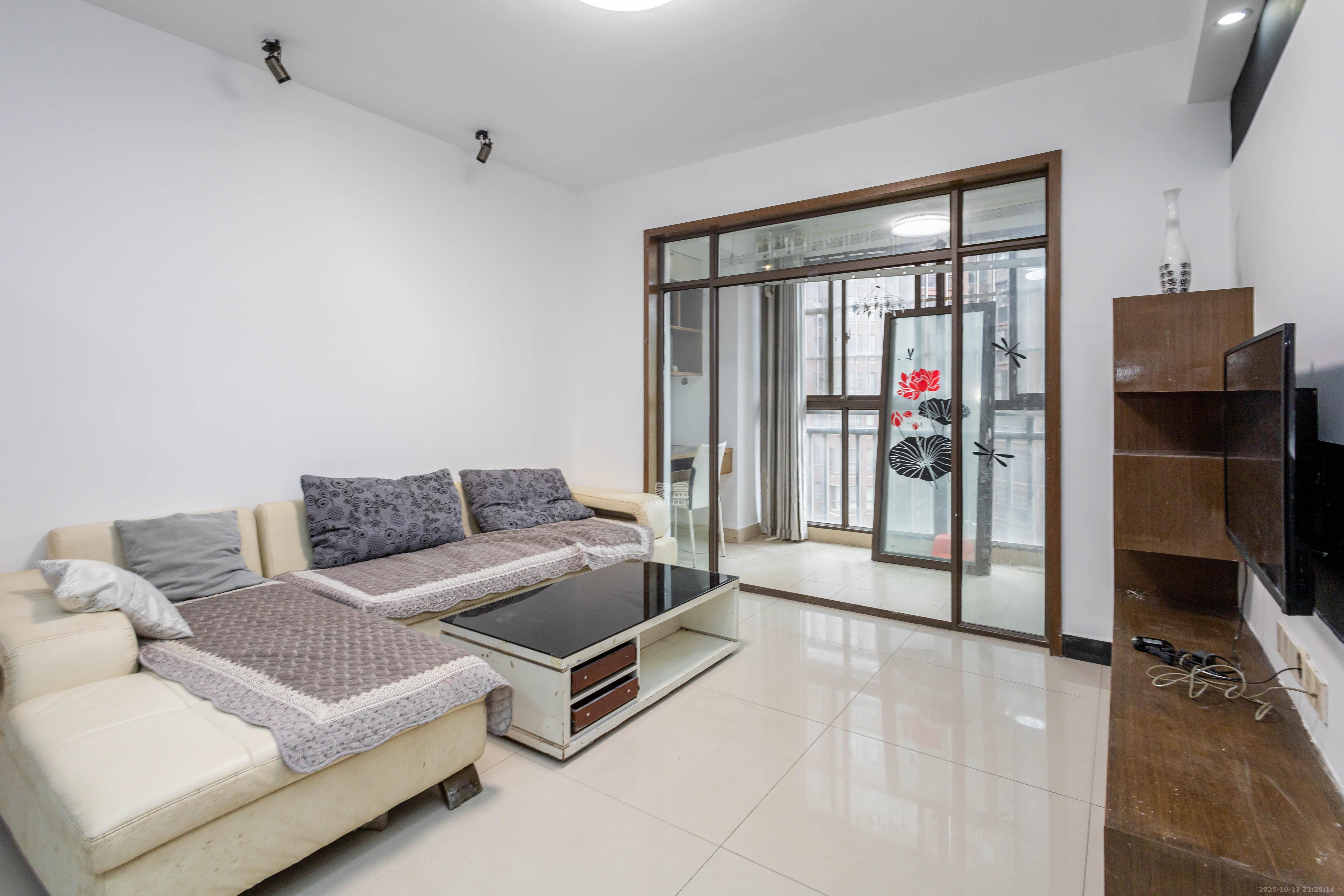 方略潇邦  3室2厅1卫    43.8万客厅