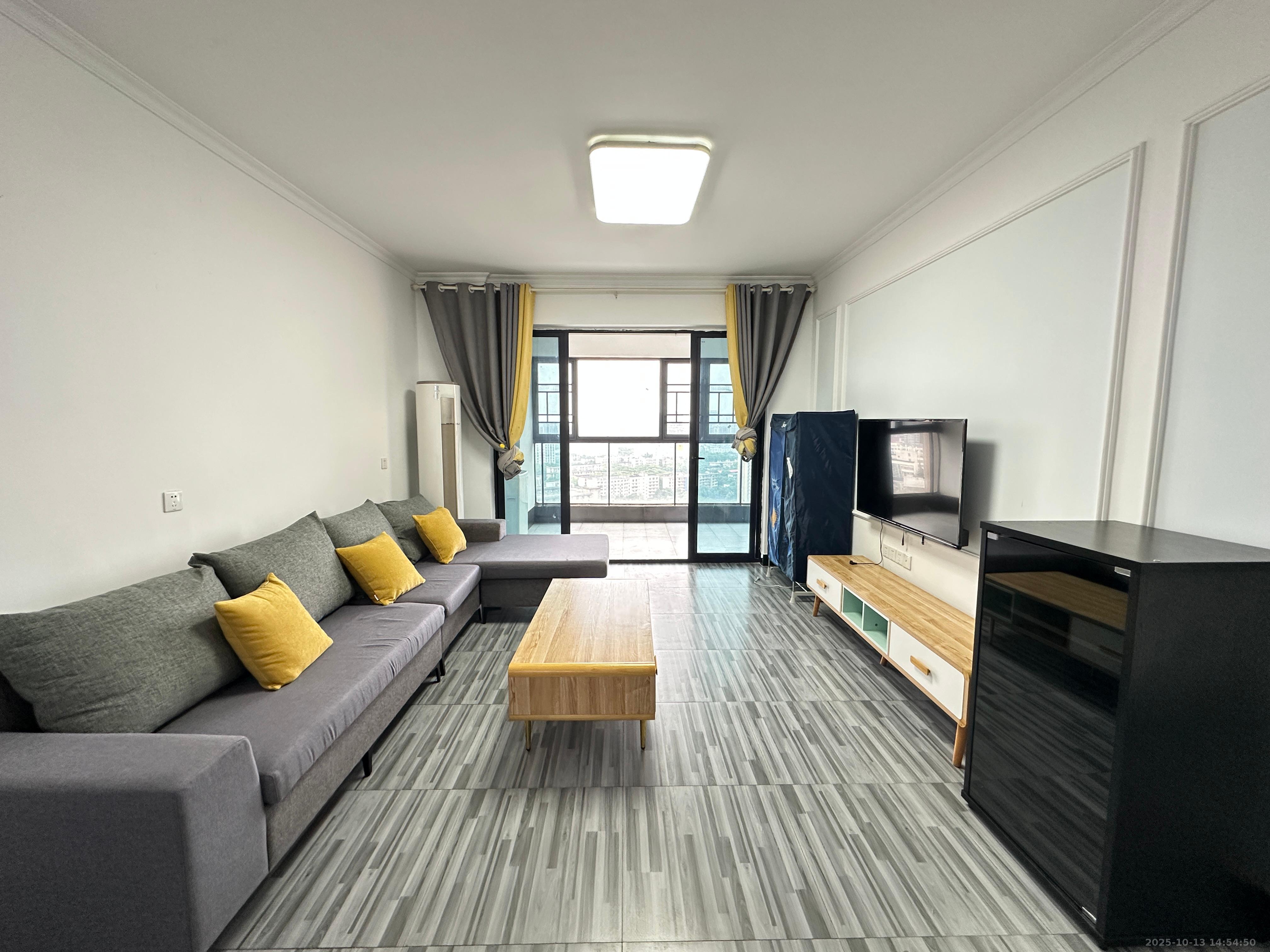 荣悦台 3室2厅2卫 3700.0元/月 荣悦台 3室2厅2卫 3700.0元/月室内图