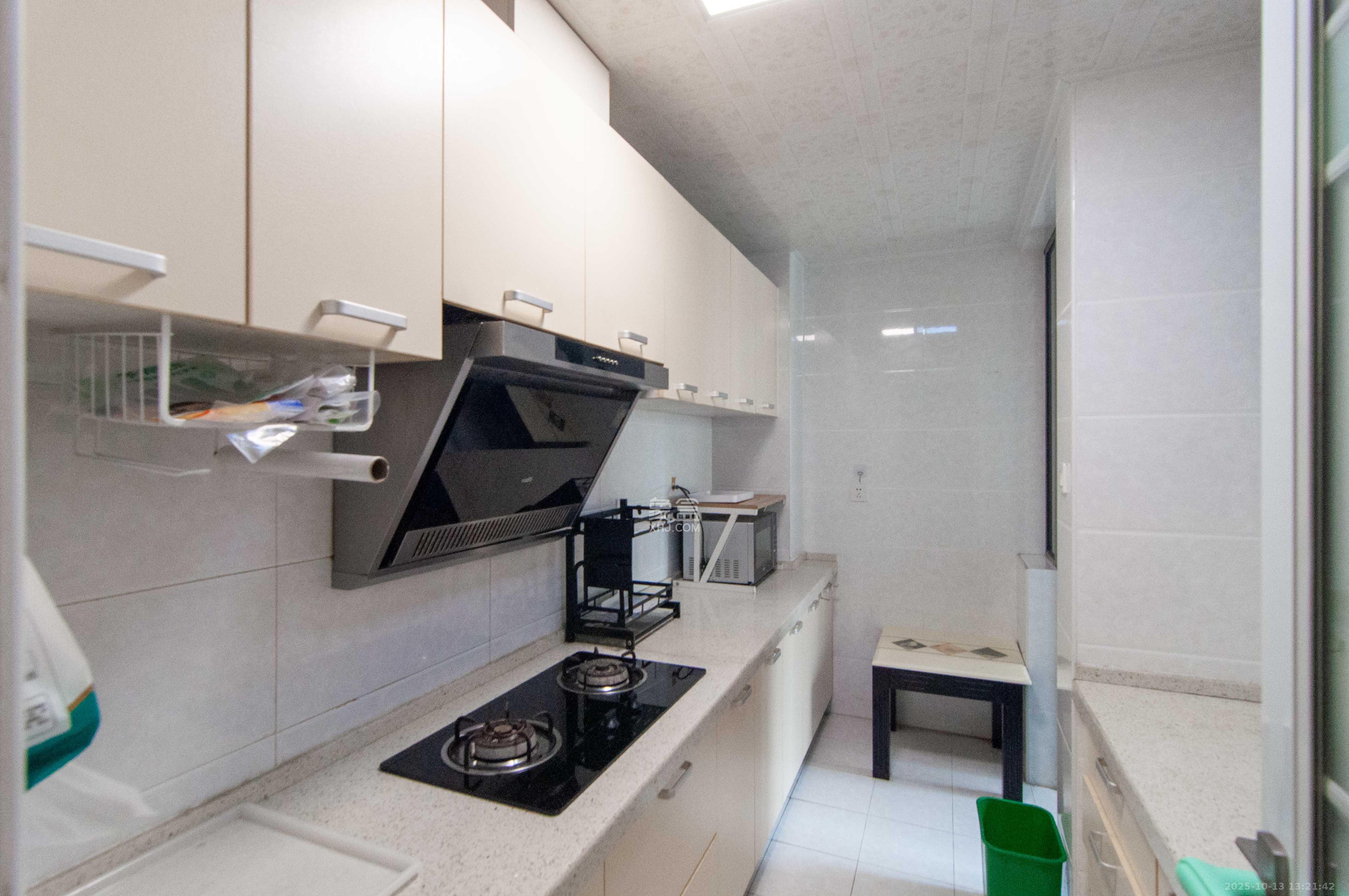 金茂梅溪湖  2室2厅1卫    128.0万厨房