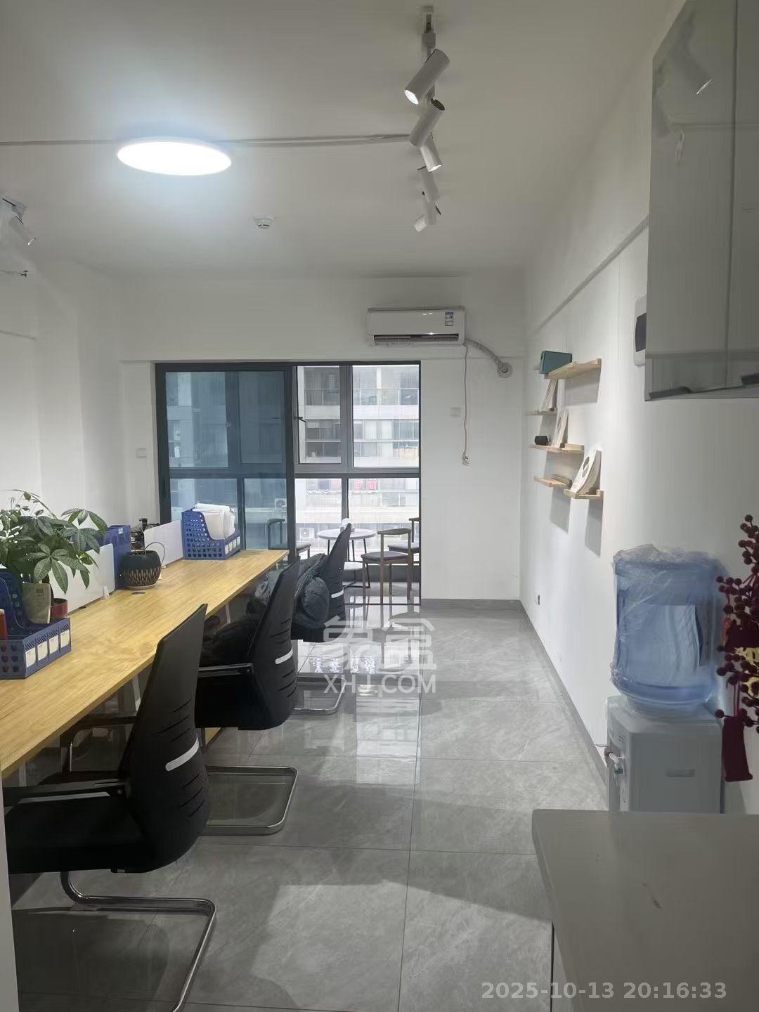 复地星光天地 1室1厅1卫 1600.0元/月 复地星光天地 1室1厅1卫 1600.0元/月室内图