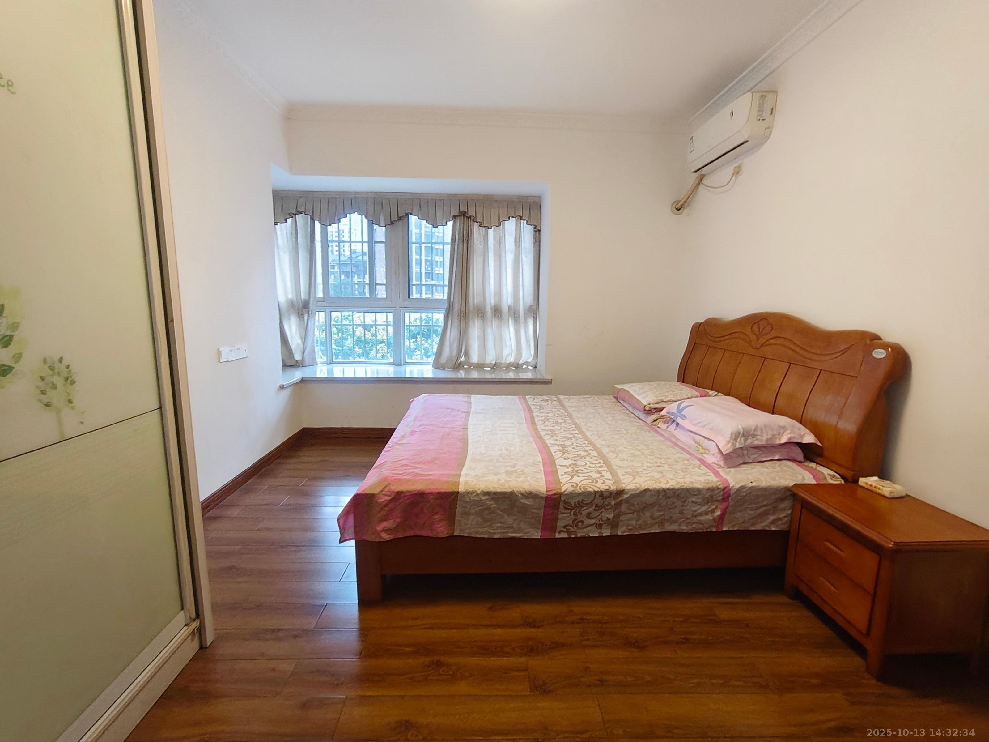 御景龙湾 4室2厅2卫 1880.0元/月 御景龙湾 4室2厅2卫 1880.0元/月室内图