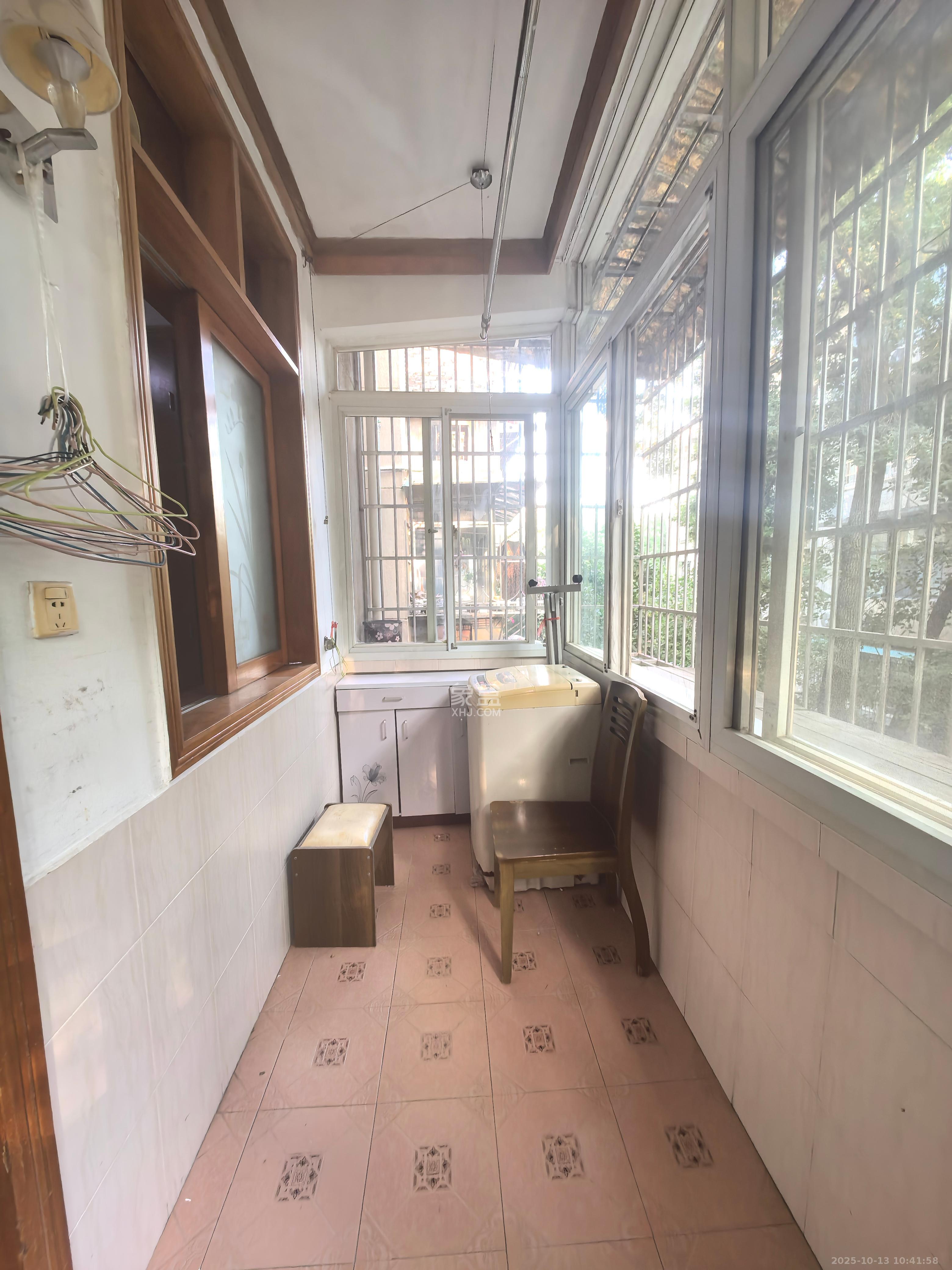 省水院宿舍 3室1厅1卫 2600.0元/月 省水院宿舍 3室1厅1卫 2600.0元/月室内图