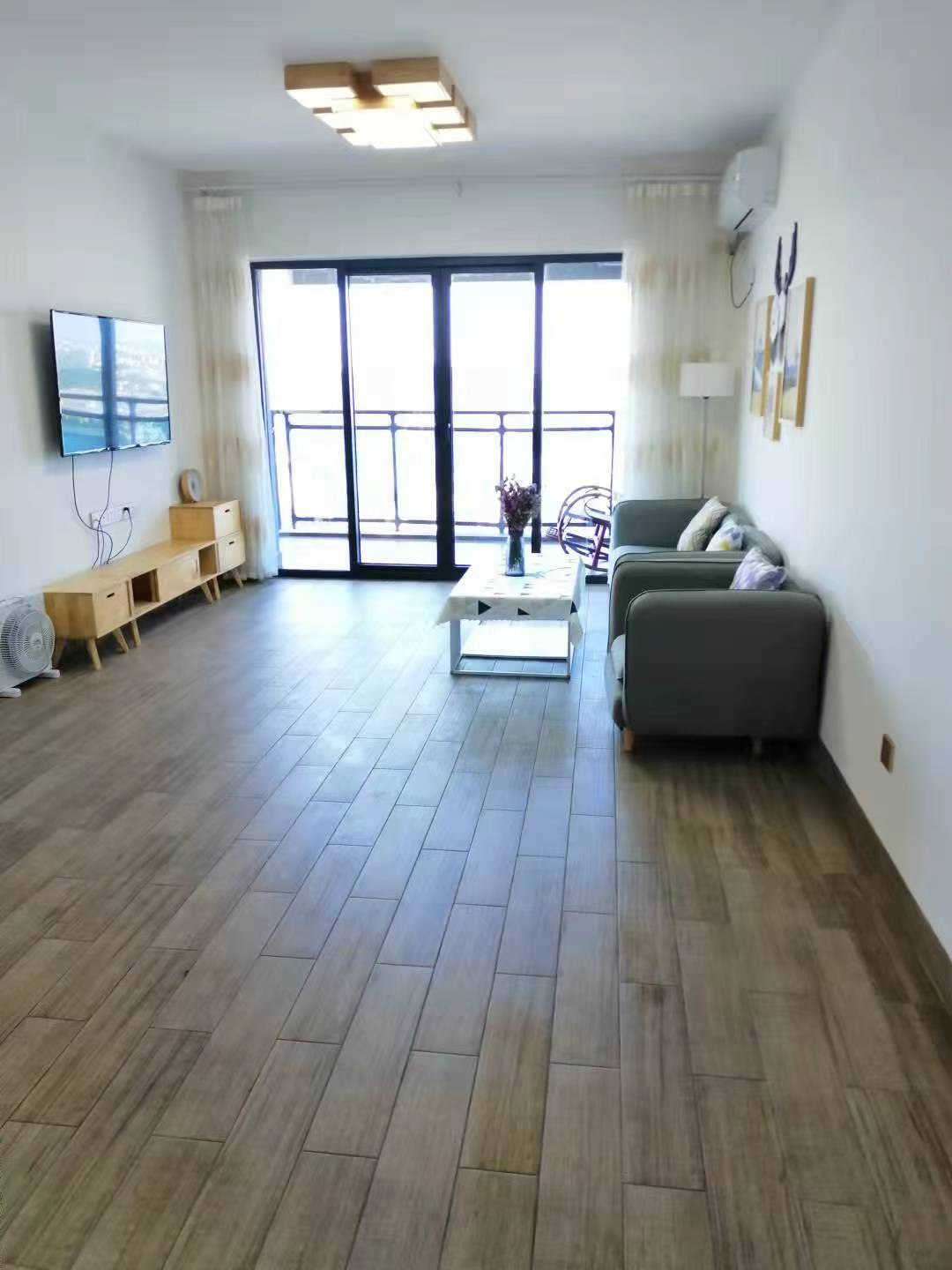 保利中央海岸一二期 3室2厅2卫 3500.0元/月 保利中央海岸一二期 3室2厅2卫 3500.0元/月室内图