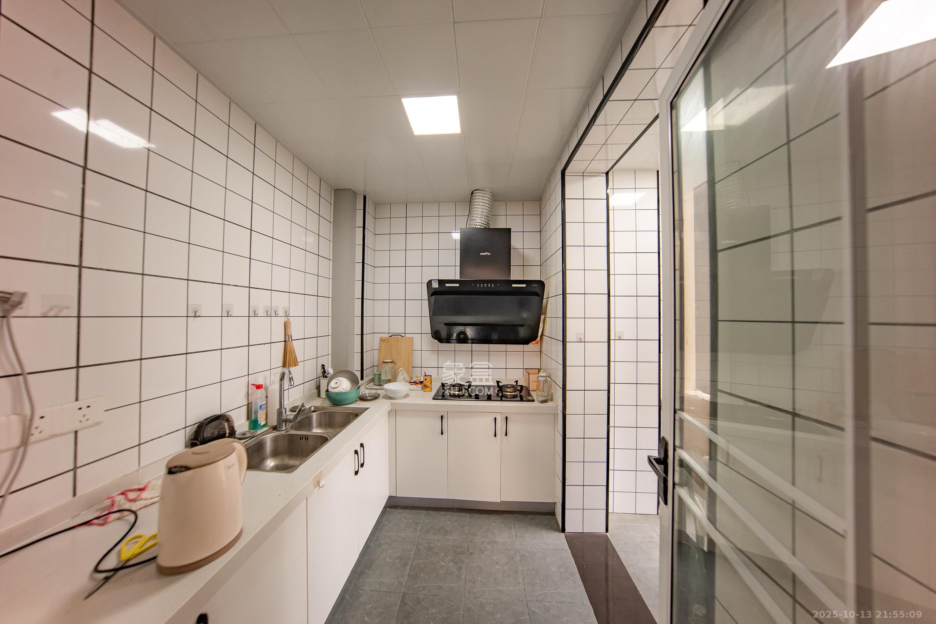 江山帝景哈佛  2室2厅1卫    88.0万厨房