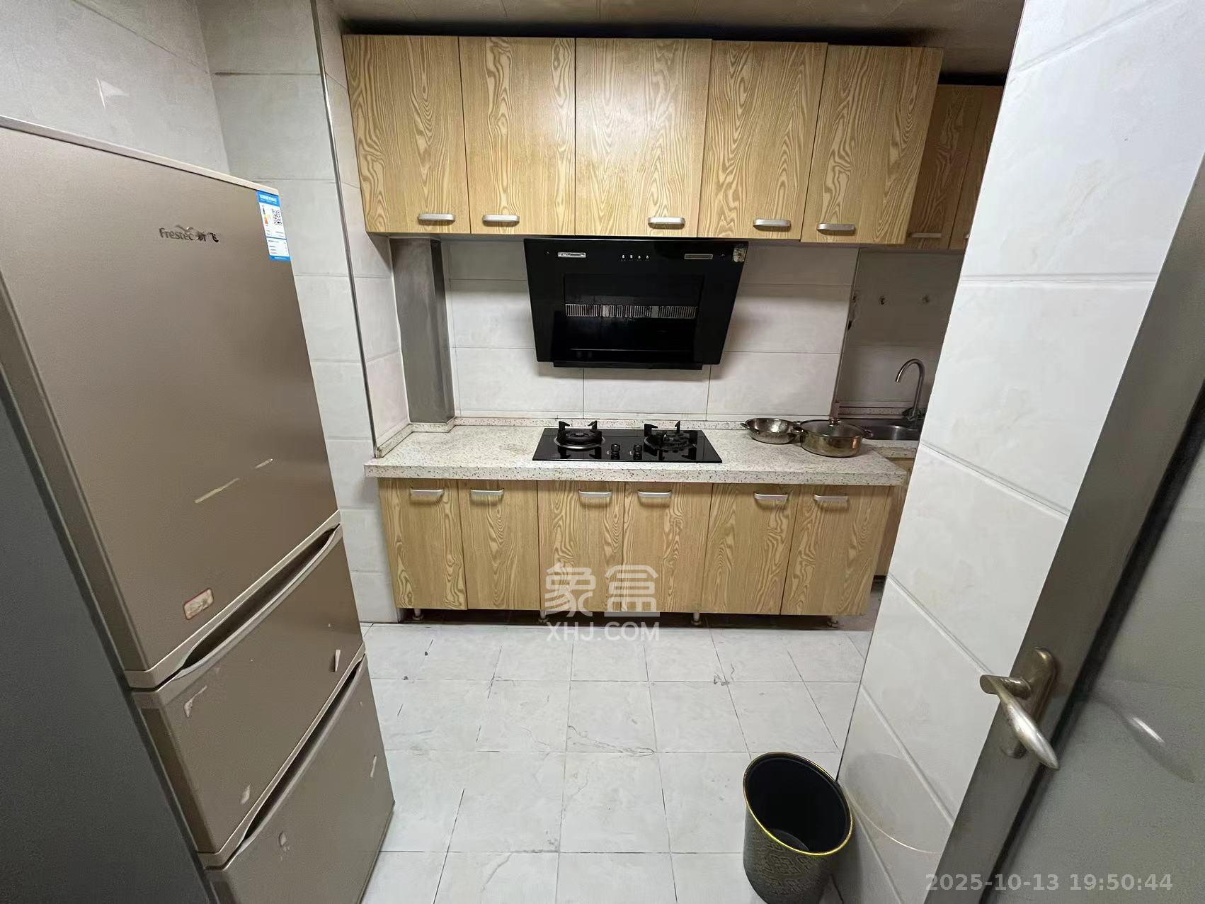 COCO蜜城  3室2厅1卫    2100.0元/月 COCO蜜城  3室2厅1卫    2100.0元/月室内图