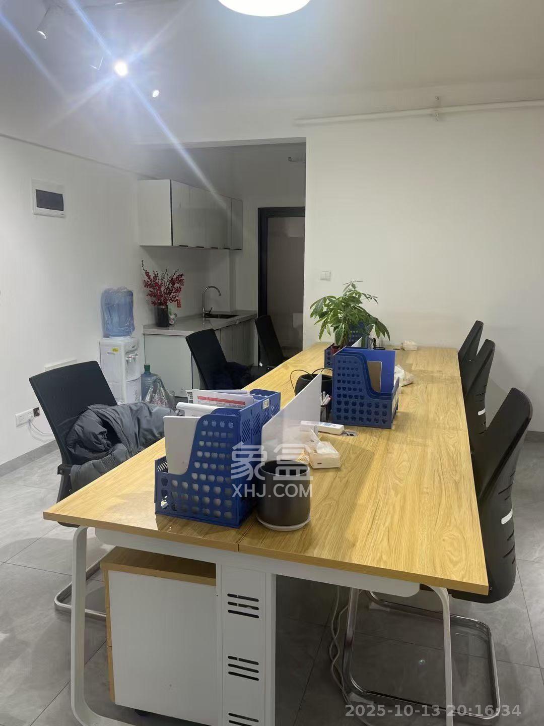 复地星光天地 1室1厅1卫 1600.0元/月 复地星光天地 1室1厅1卫 1600.0元/月室内图