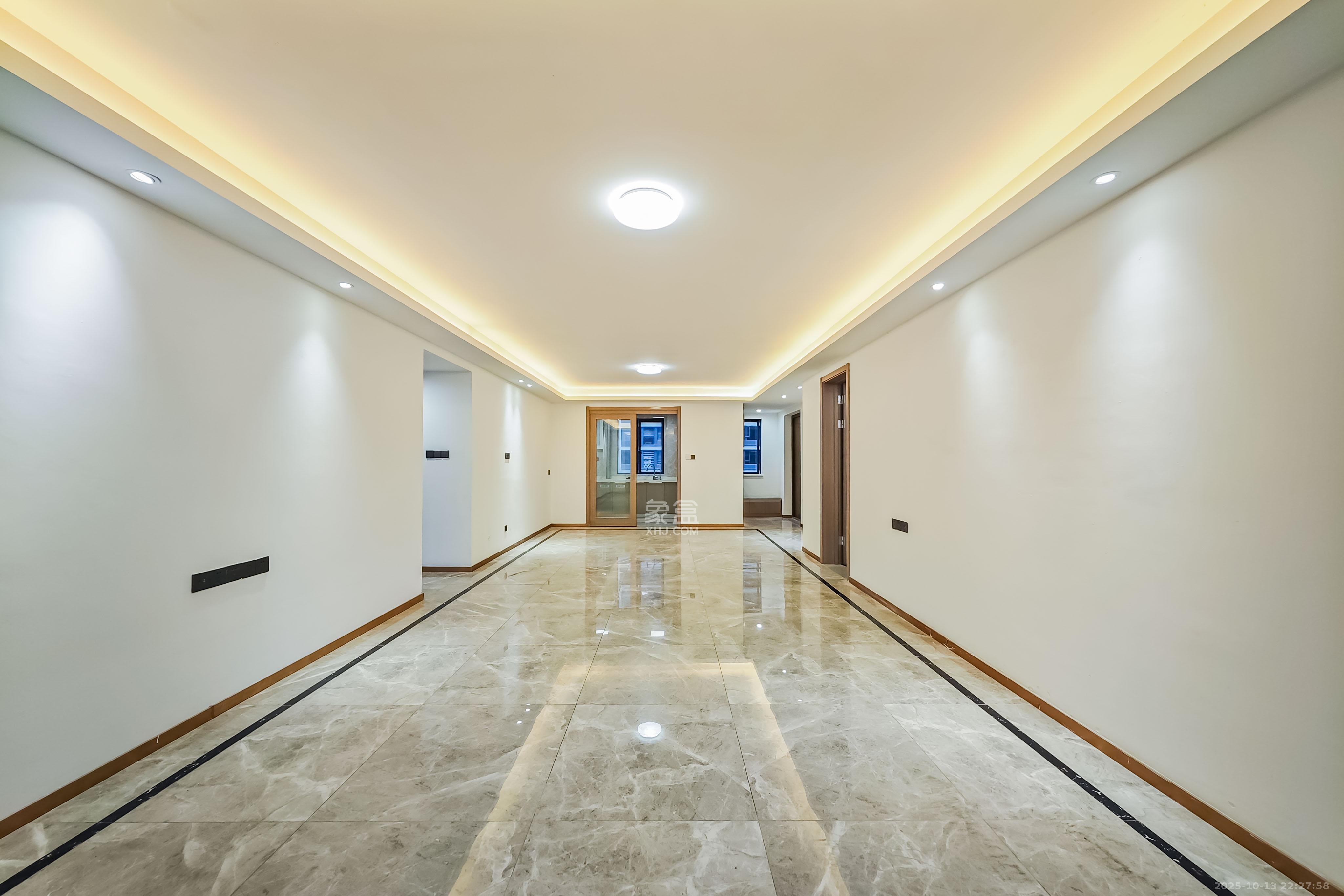 旭辉雨花郡  4室2厅2卫    218.8万 旭辉雨花郡  4室2厅2卫    218.8万客厅