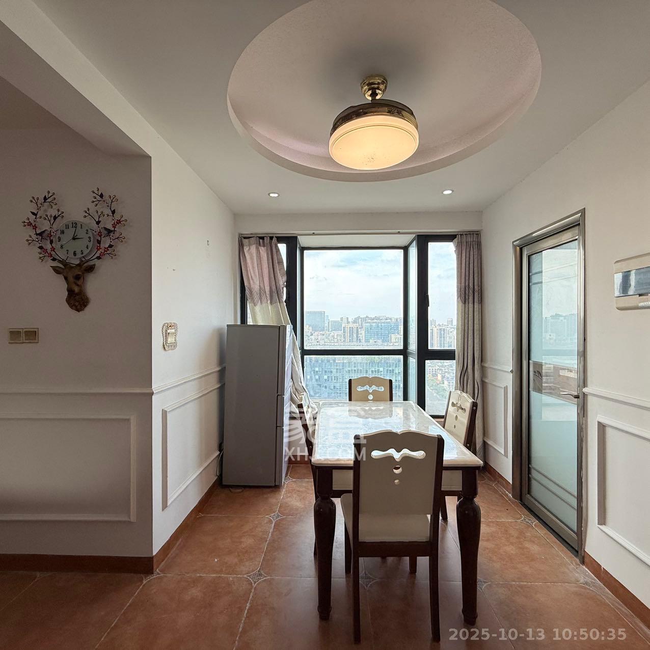 湘府9号  3室2厅2卫    3000.0元/月室内图