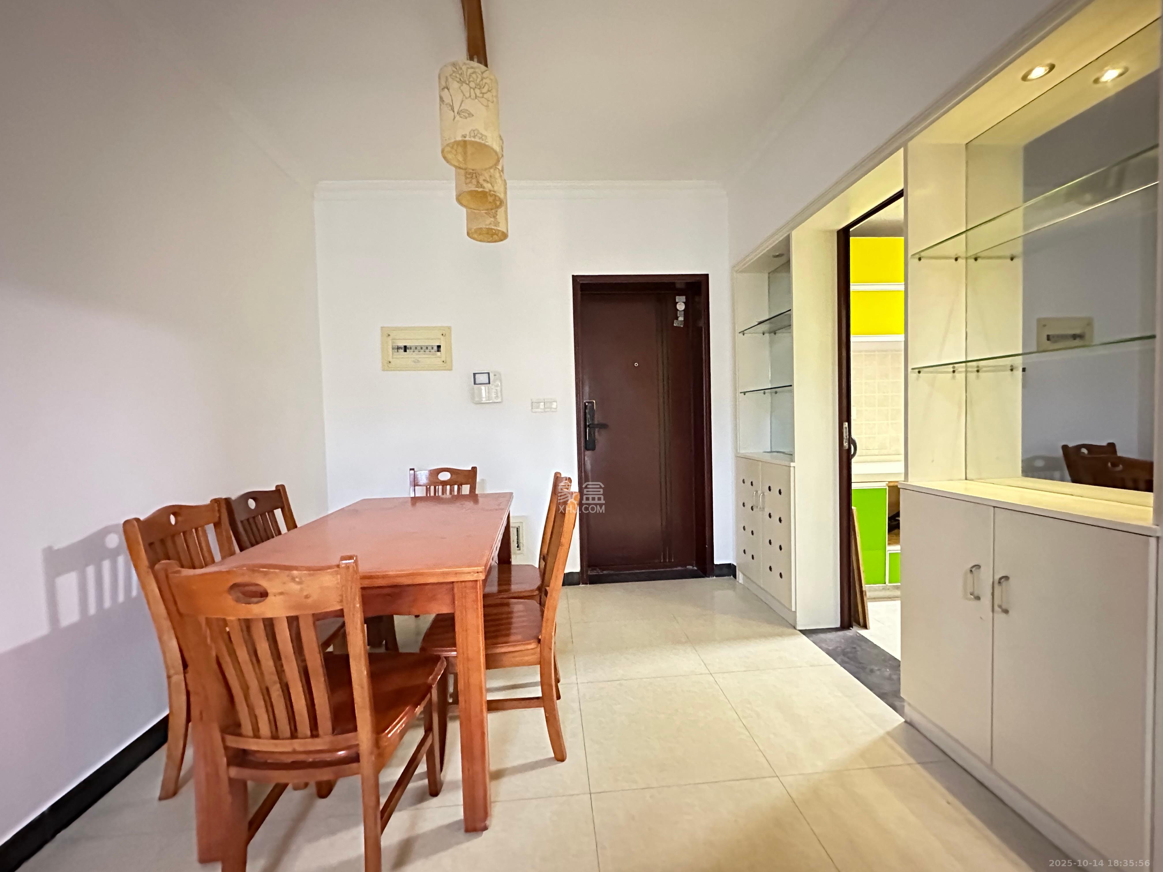 保利麓谷林语D区  3室2厅2卫    2400.0元/月室内图