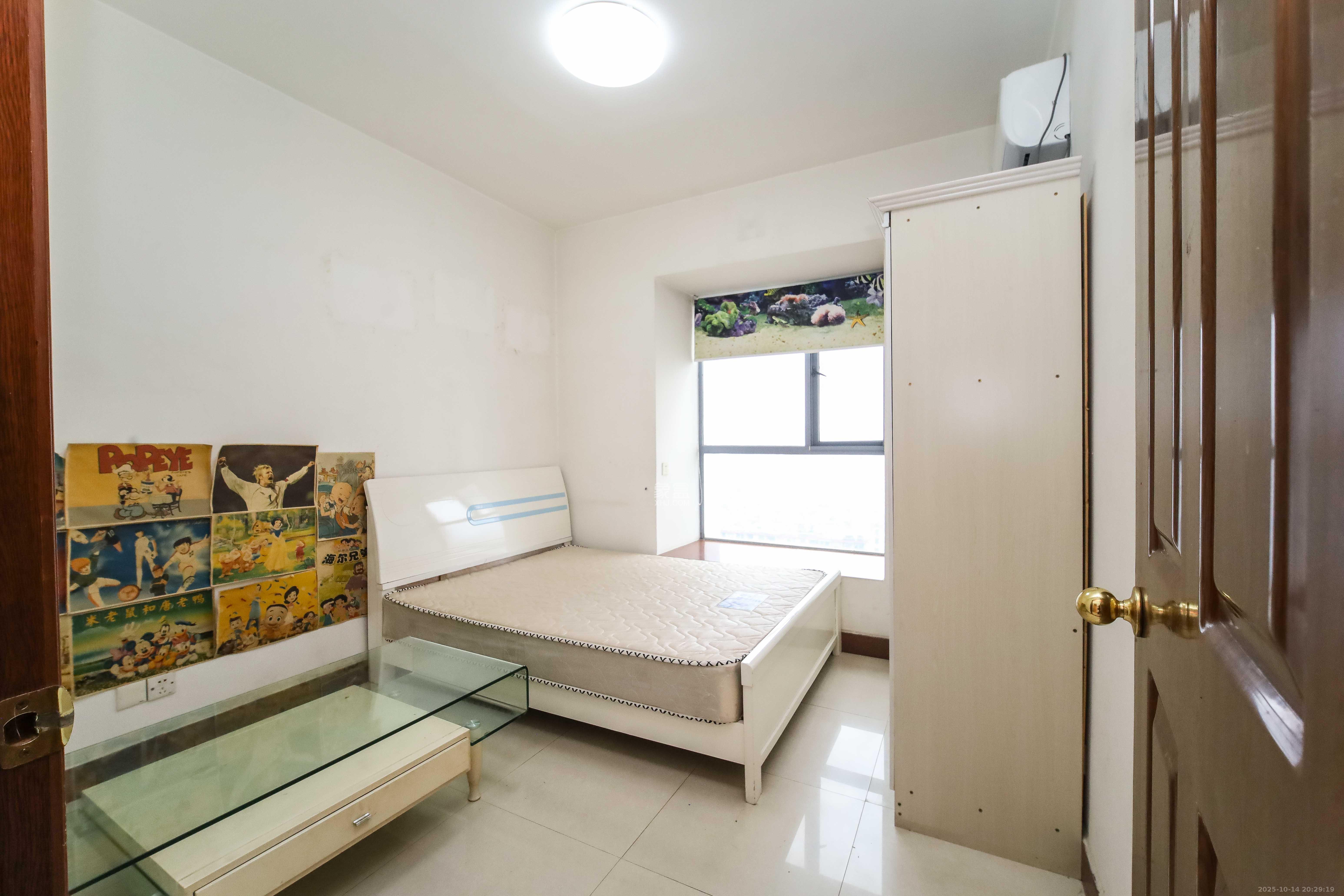 银港水晶城  2室2厅1卫    68.0万卧室