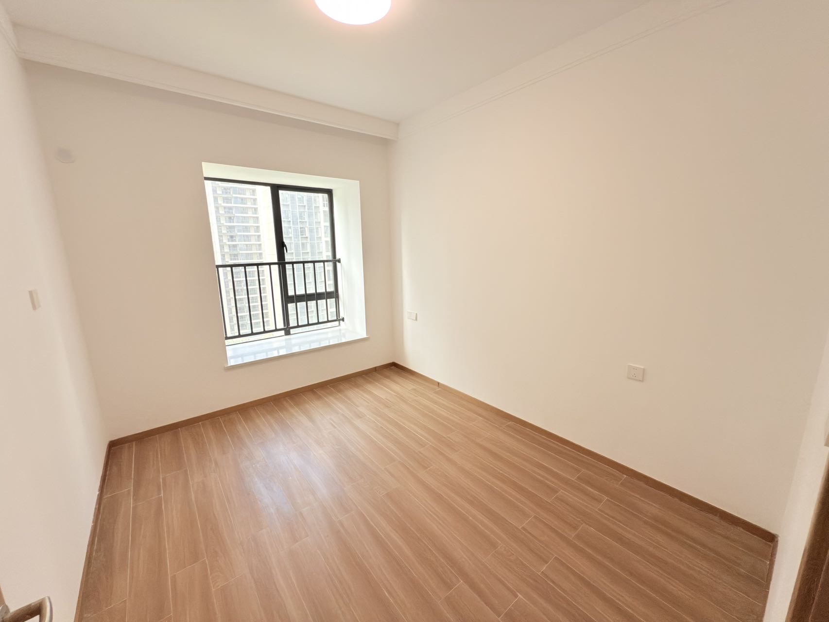 和风家园初心苑  3室2厅2卫    2000.0元/月室内图