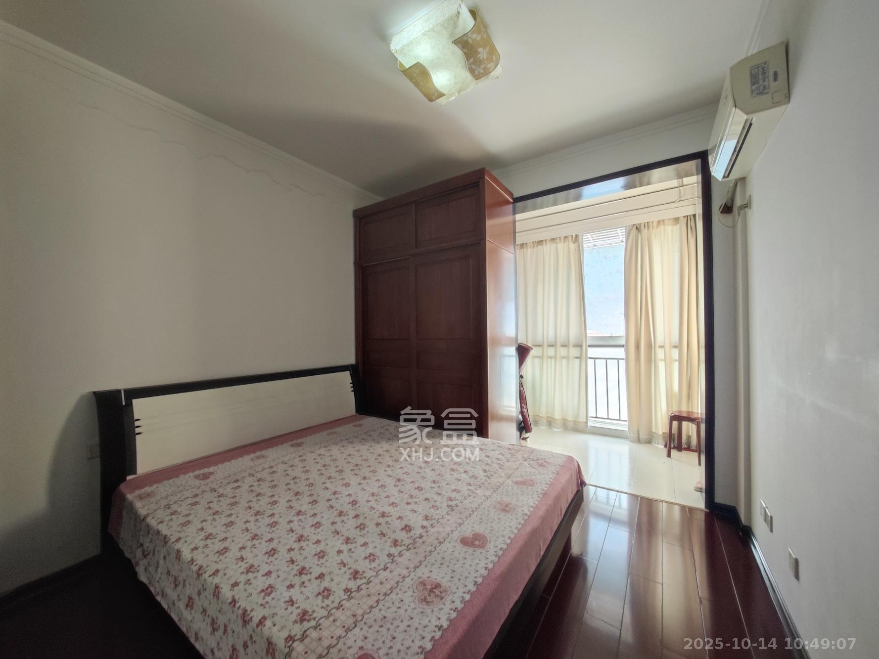 鄱阳小区 3室2厅1卫 82.0万 鄱阳小区 3室2厅1卫 82.0万卧室