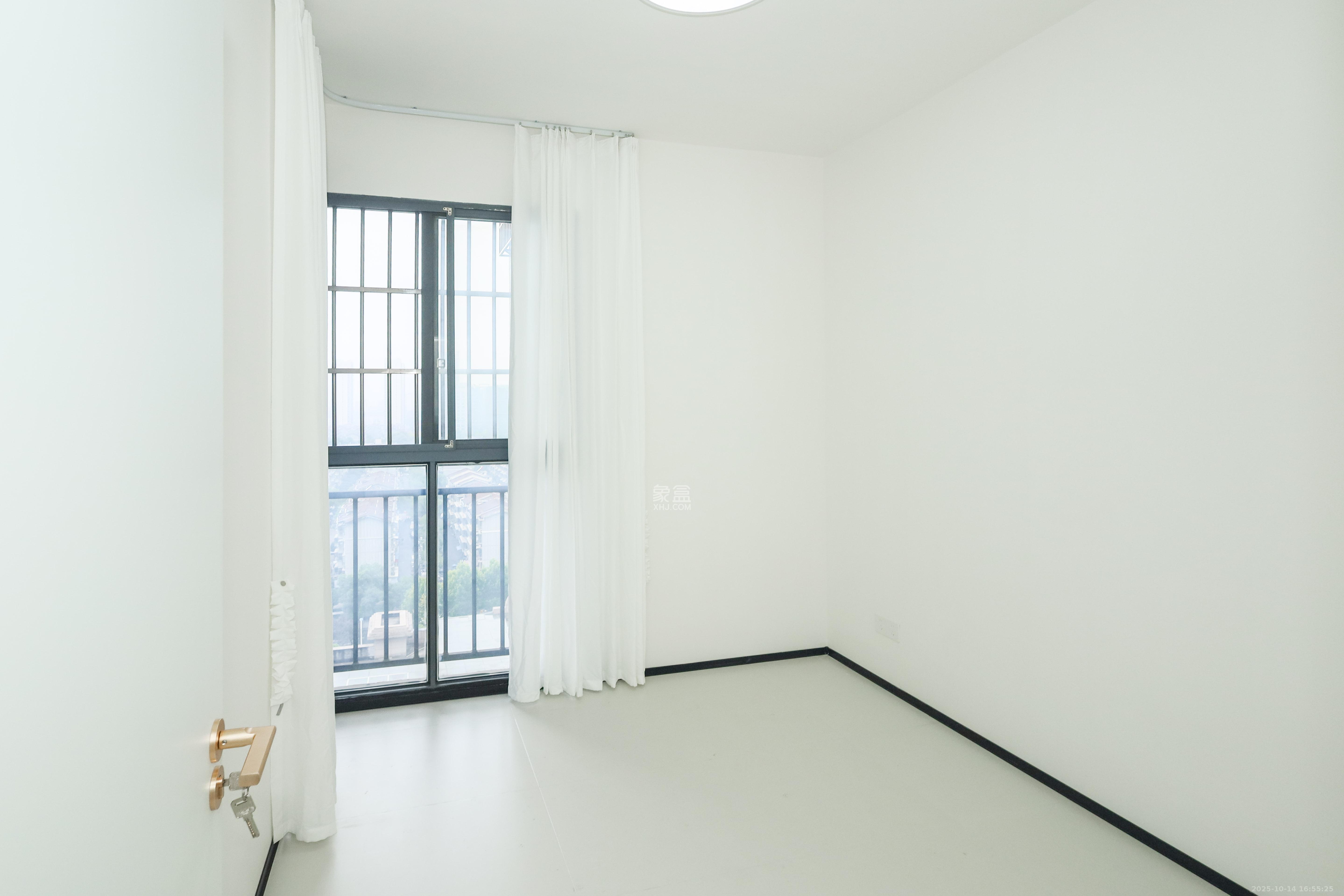 天元涉外景园B区 3室2厅2卫 88.8万 天元涉外景园B区 3室2厅2卫 88.8万卧室