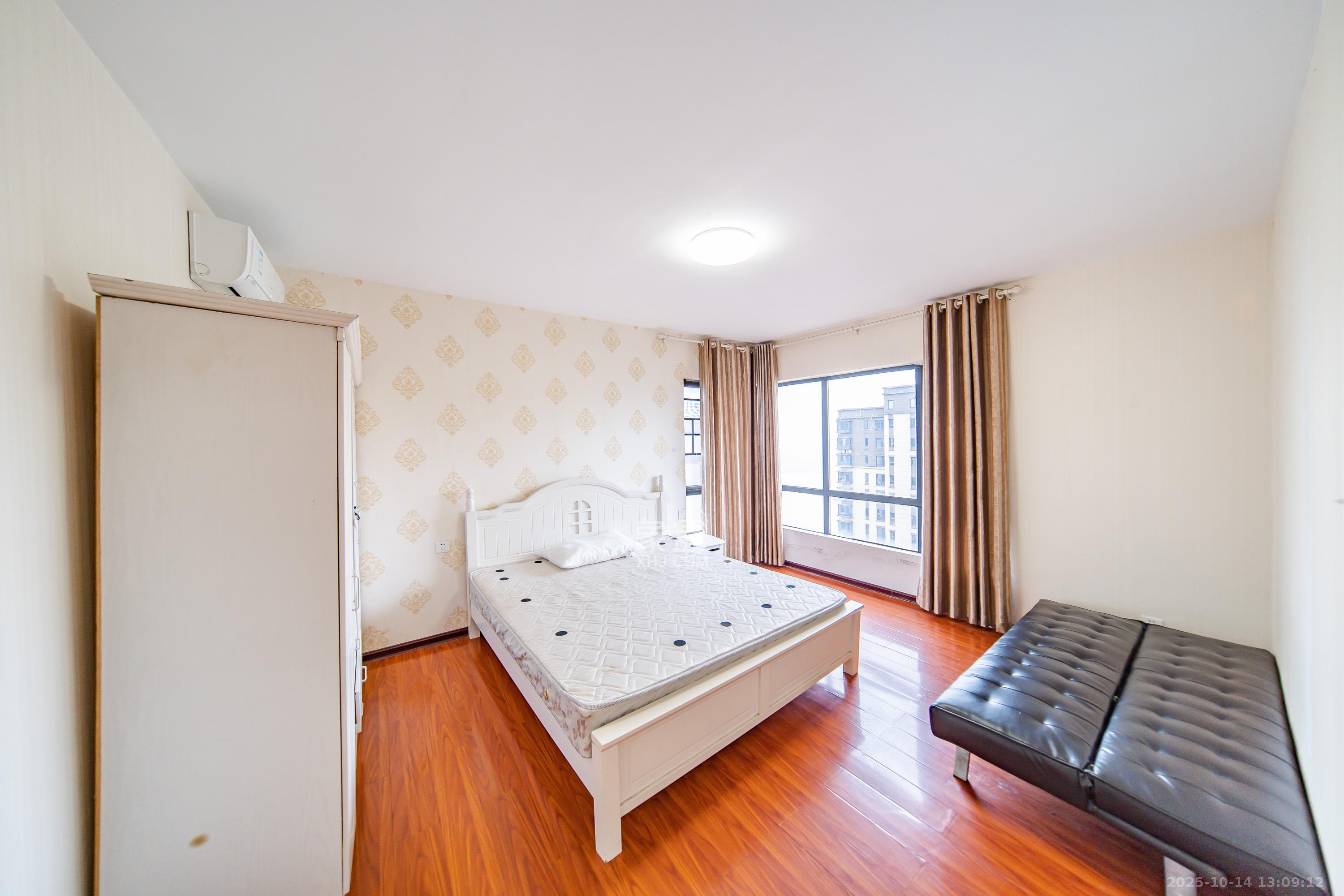 湘熙水郡(观澜海赋家园)  4室2厅2卫    160.0万 湘熙水郡(观澜海赋家园)  4室2厅2卫    160.0万卧室