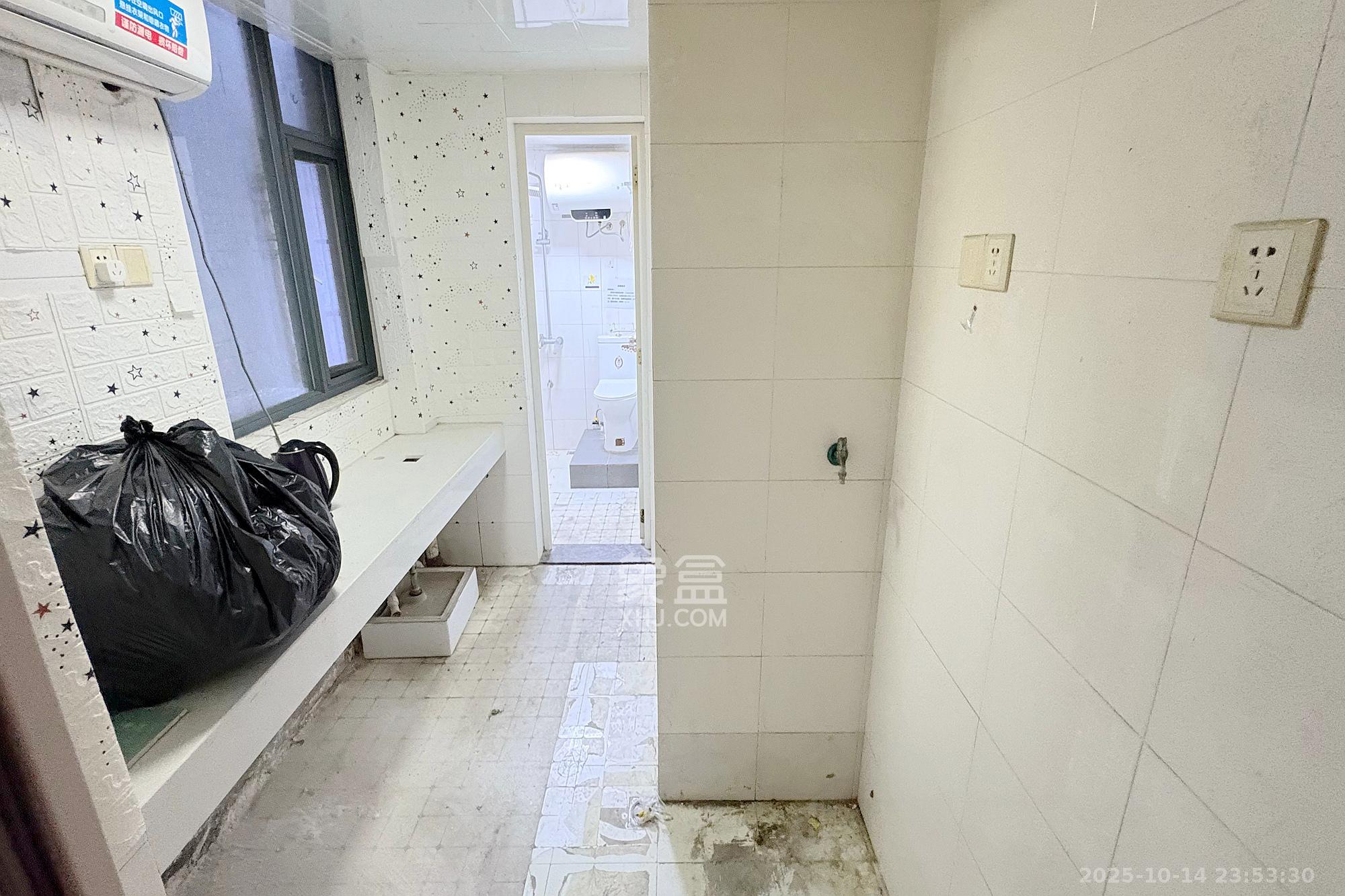 蚂蚁工房  2室0厅3卫    69.8万厨房