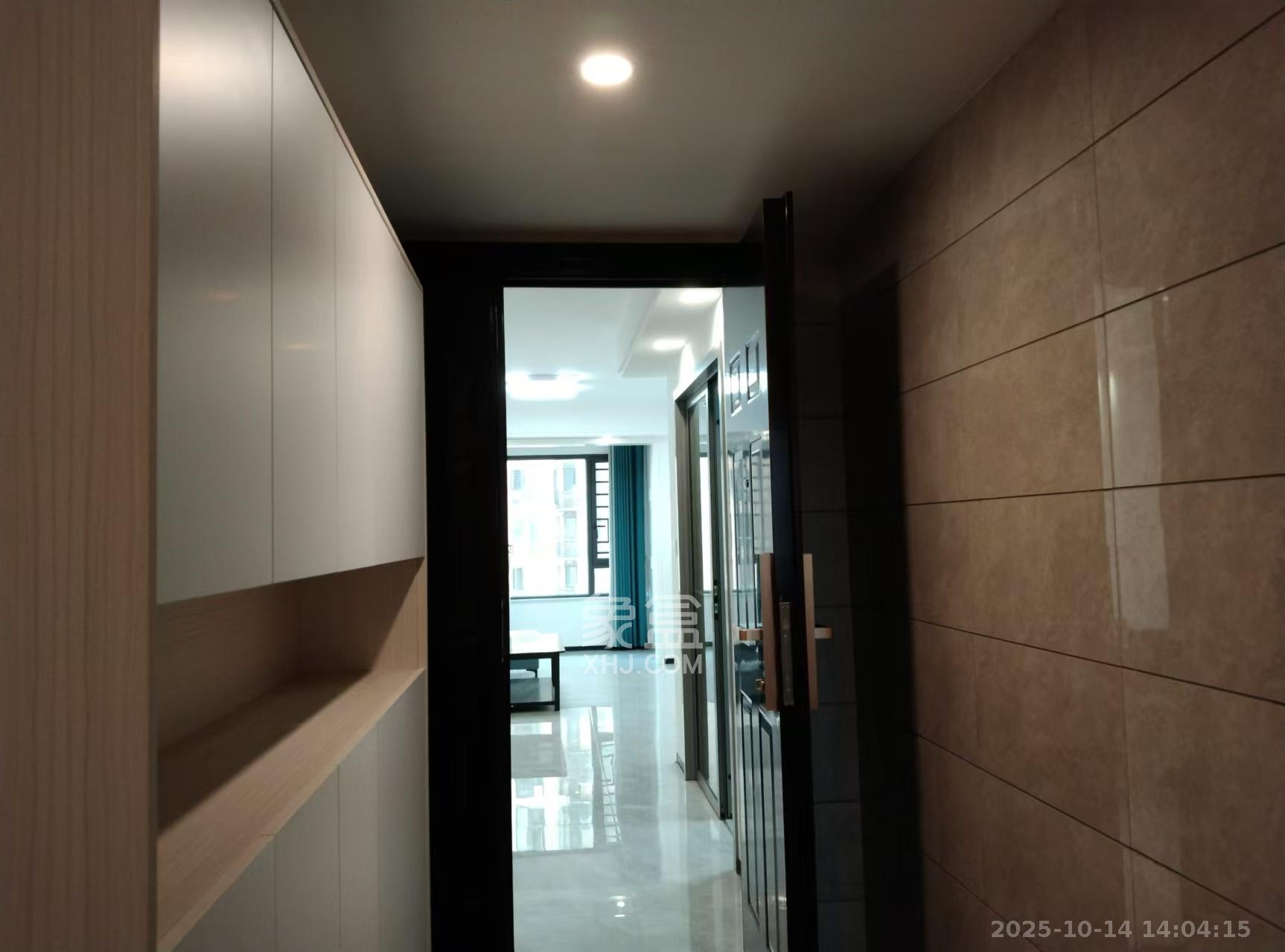 中天星耀城  3室2厅2卫    2400.0元/月