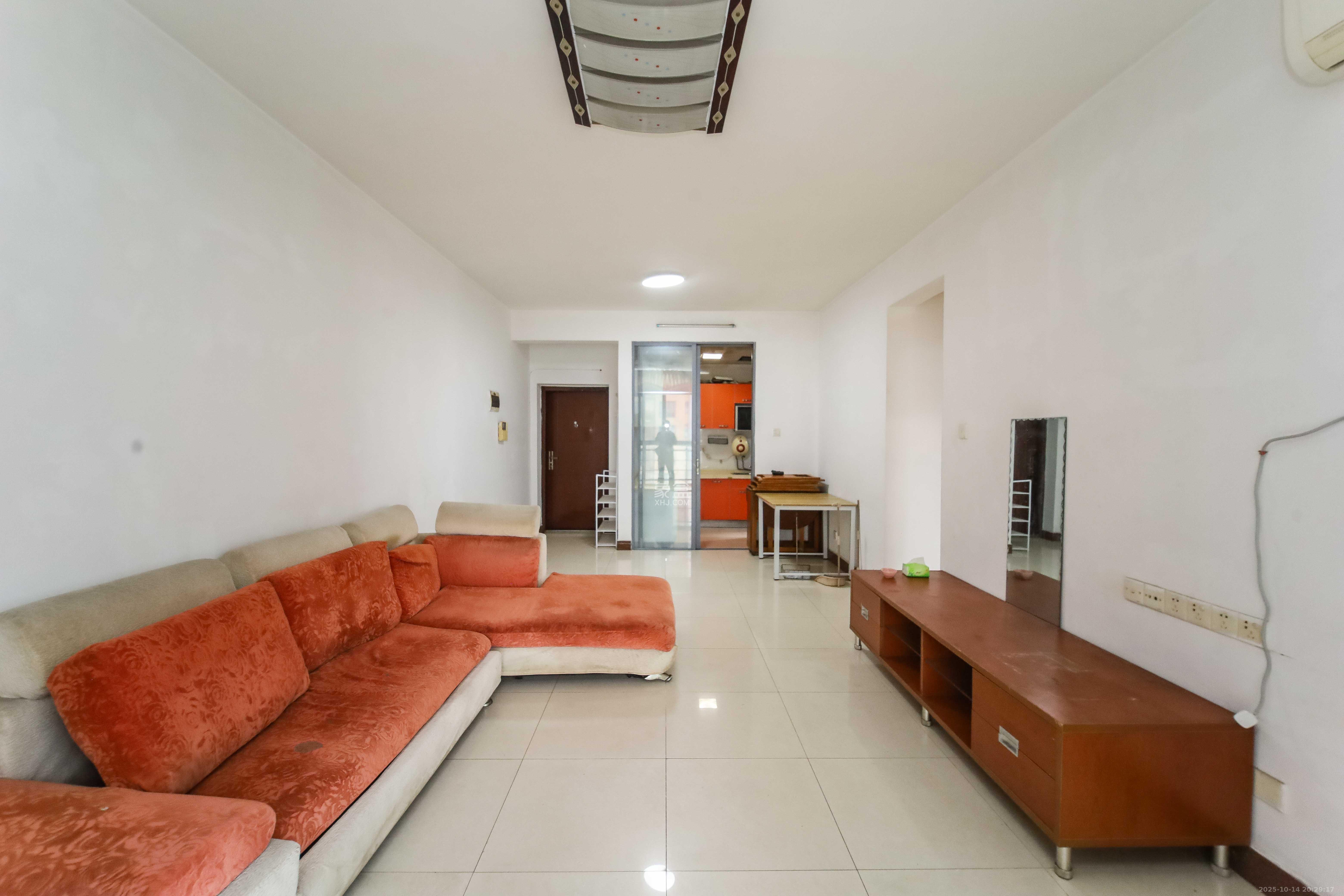 银港水晶城  2室2厅1卫    68.0万客厅