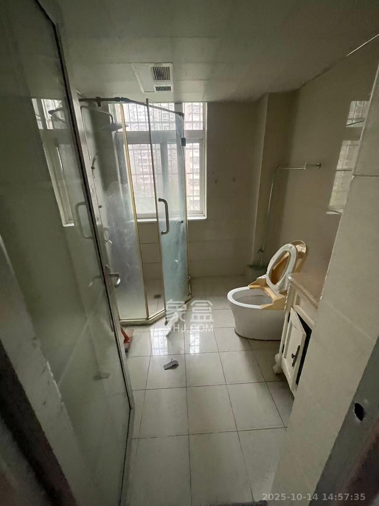 黎郡新宇熙春园  4室2厅2卫    2800.0元/月室内图