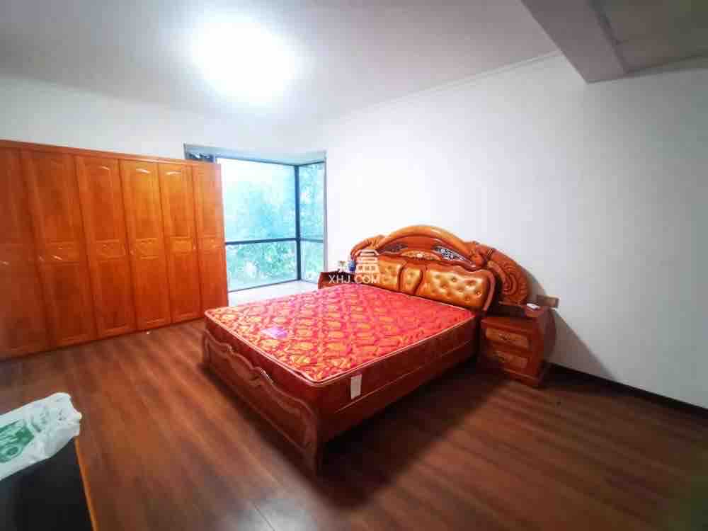 锦冠花园  4室2厅2卫    2500.0元/月室内图