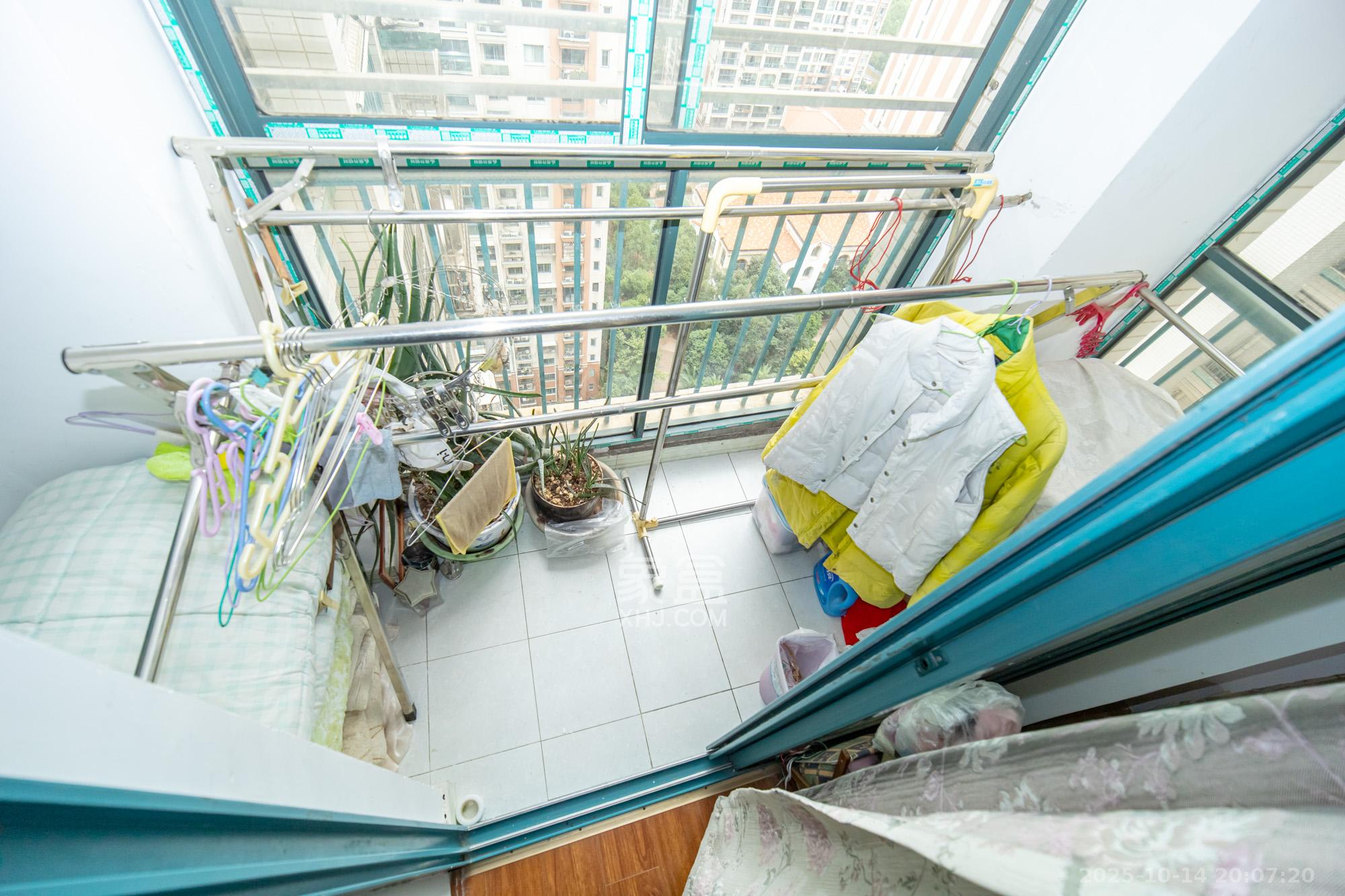 蝴蝶谷  1室2厅1卫    24.8万阳台