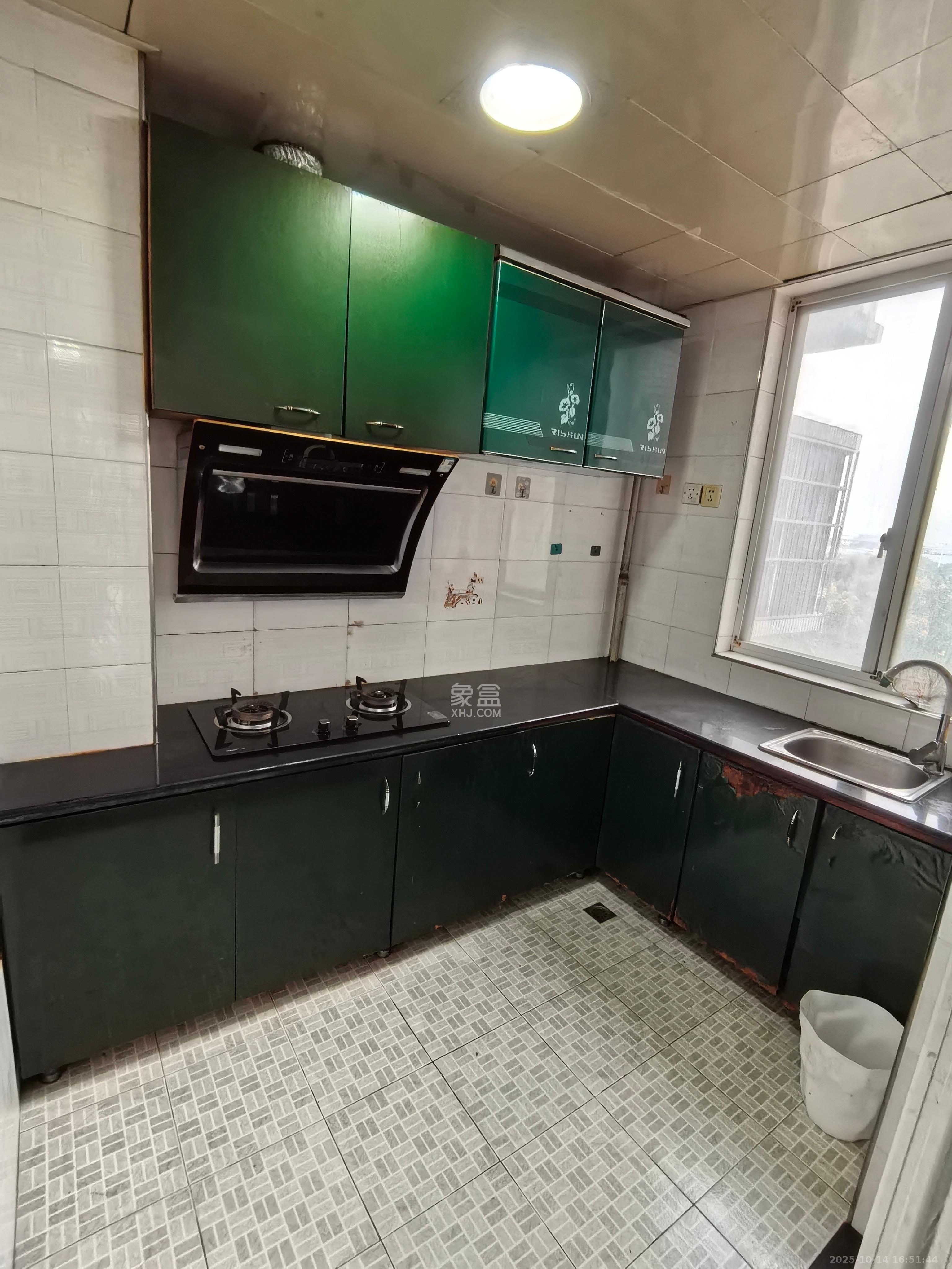 紫晶城  2室2厅1卫    1300.0元/月室内图