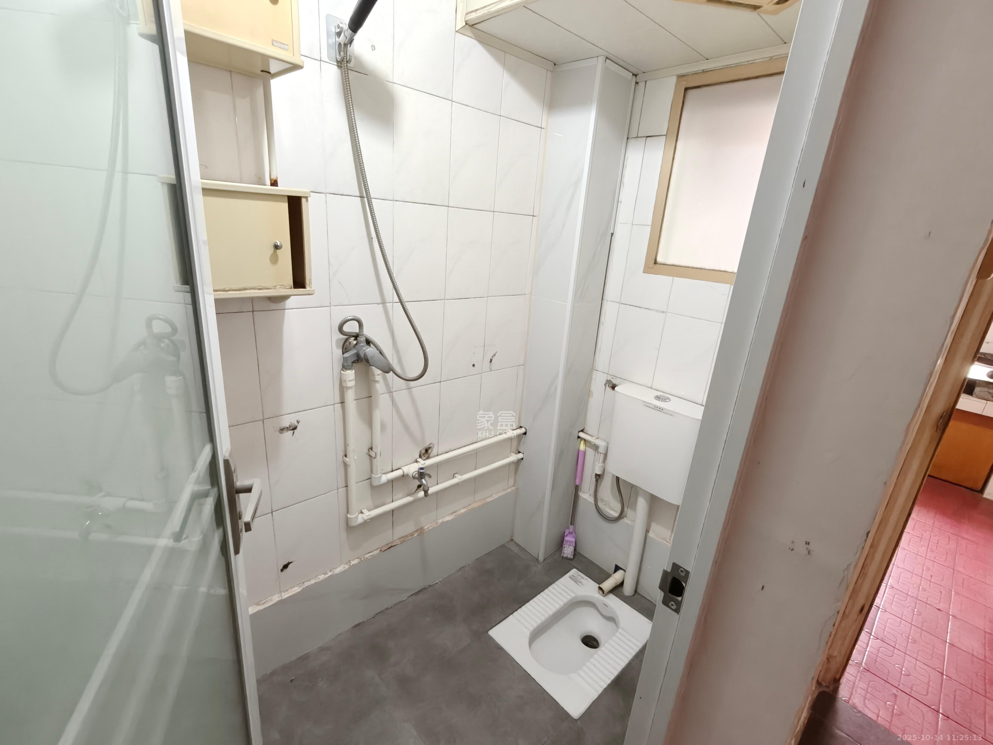 曾家湾13号生活区（友谊集团公司宿舍）  2室1厅1卫    1300.0元/月室内图