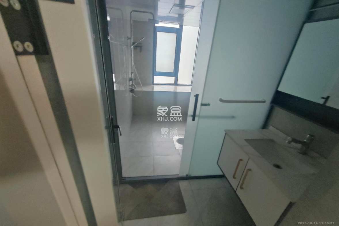 长龙湾 3室2厅1卫 2200.0元/月 长龙湾 3室2厅1卫 2200.0元/月室内图