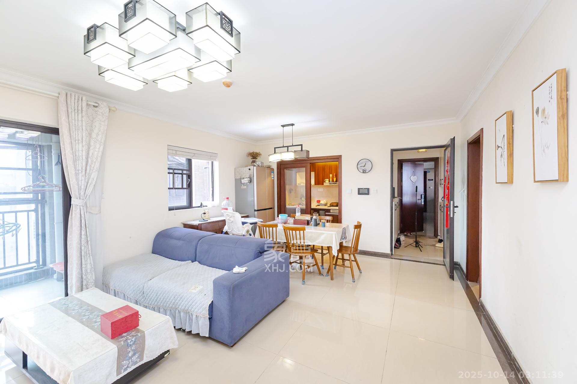 时代倾城二期  3室2厅2卫    68.0万客厅