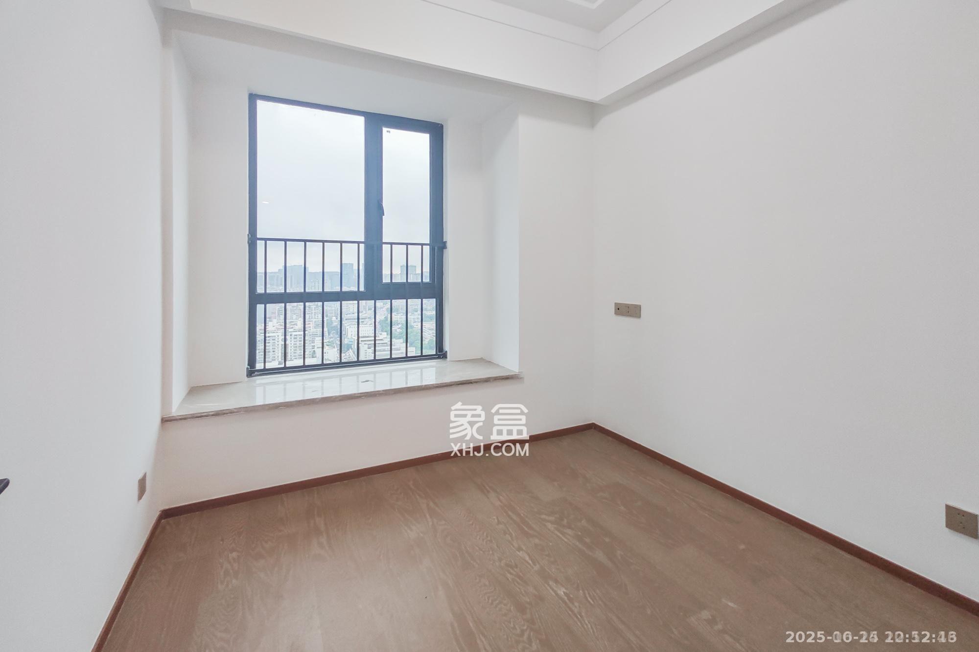 江山印  4室2厅3卫    12000.0元/月 江山印  4室2厅3卫    12000.0元/月室内图