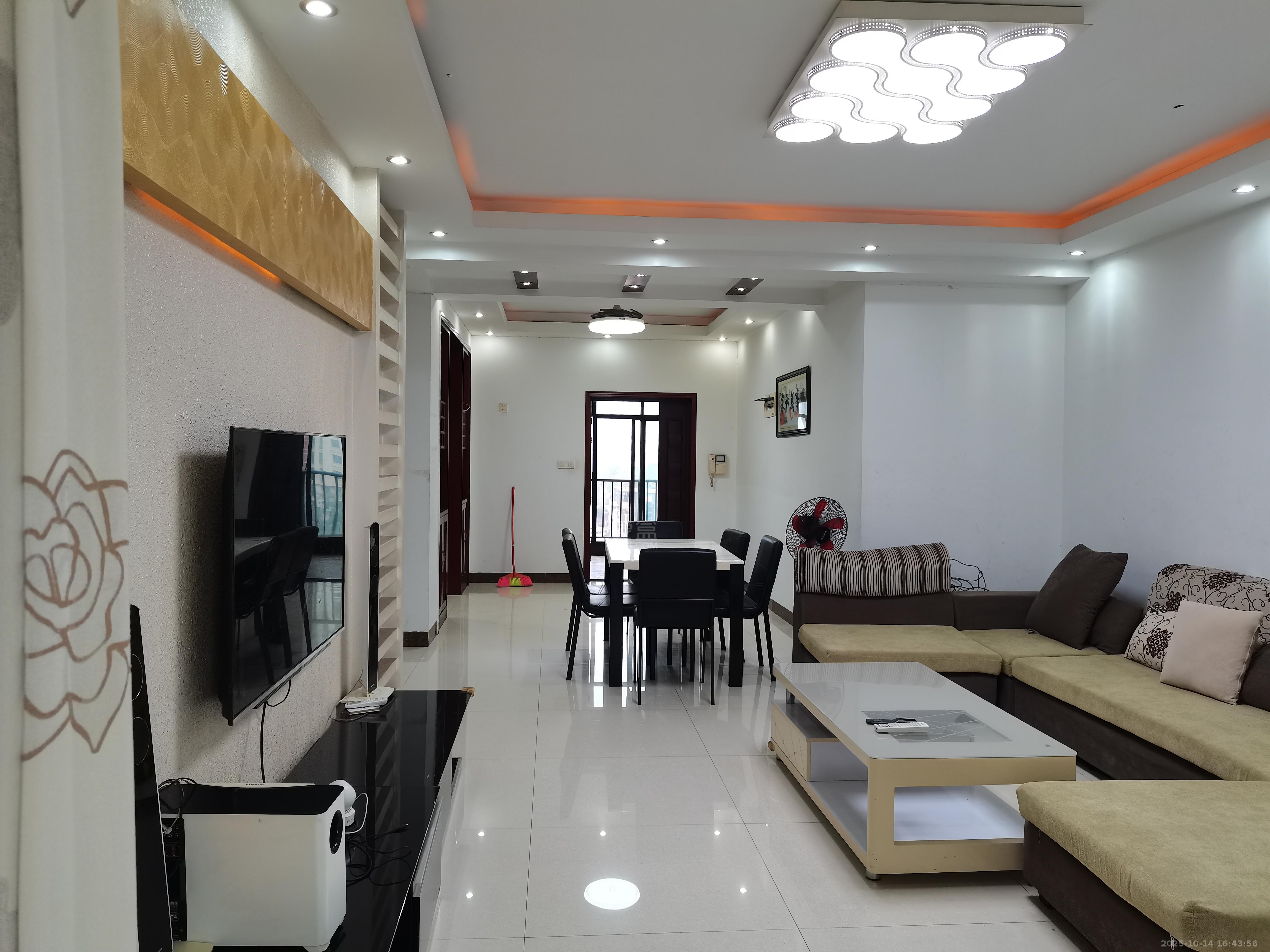 尚格名城天香国舍  3室2厅2卫    2000.0元/月 尚格名城天香国舍  3室2厅2卫    2000.0元/月