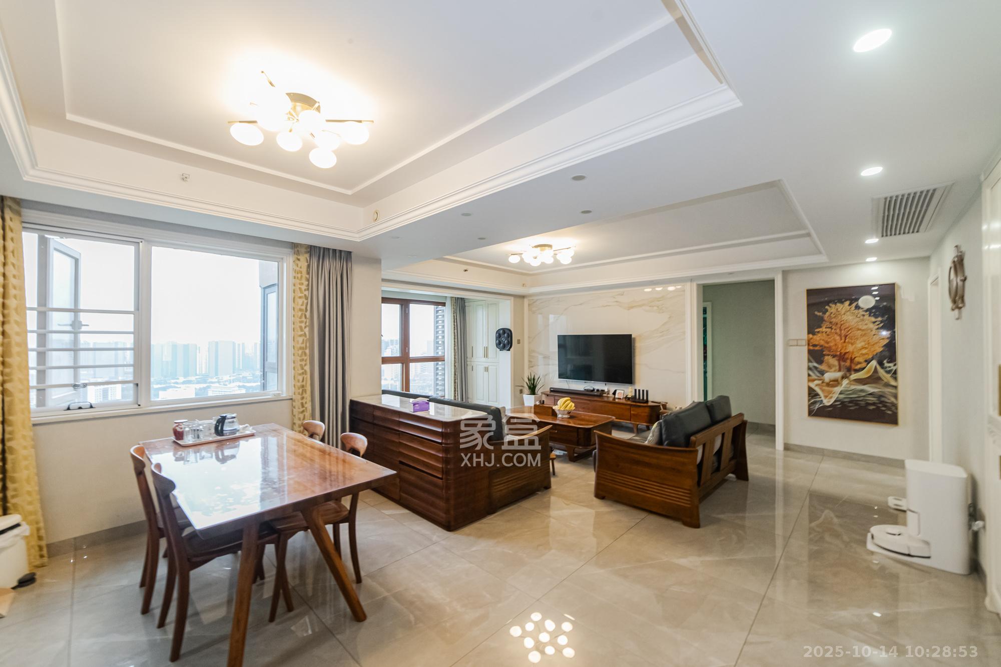 北辰三角洲C2区  3室2厅2卫    268.0万客厅