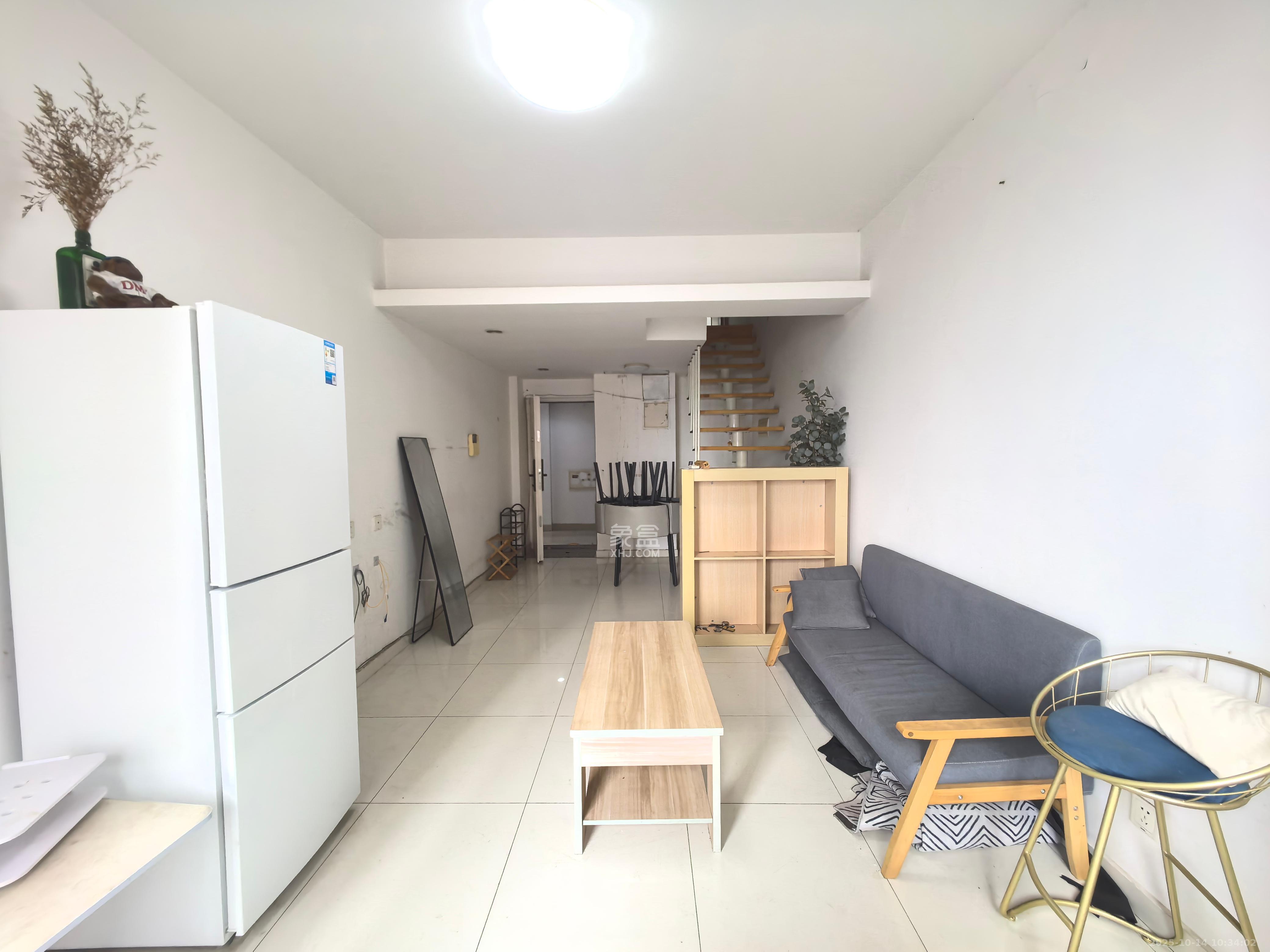 华润凤凰城一期  1室1厅1卫    1200.0元/月 华润凤凰城一期  1室1厅1卫    1200.0元/月